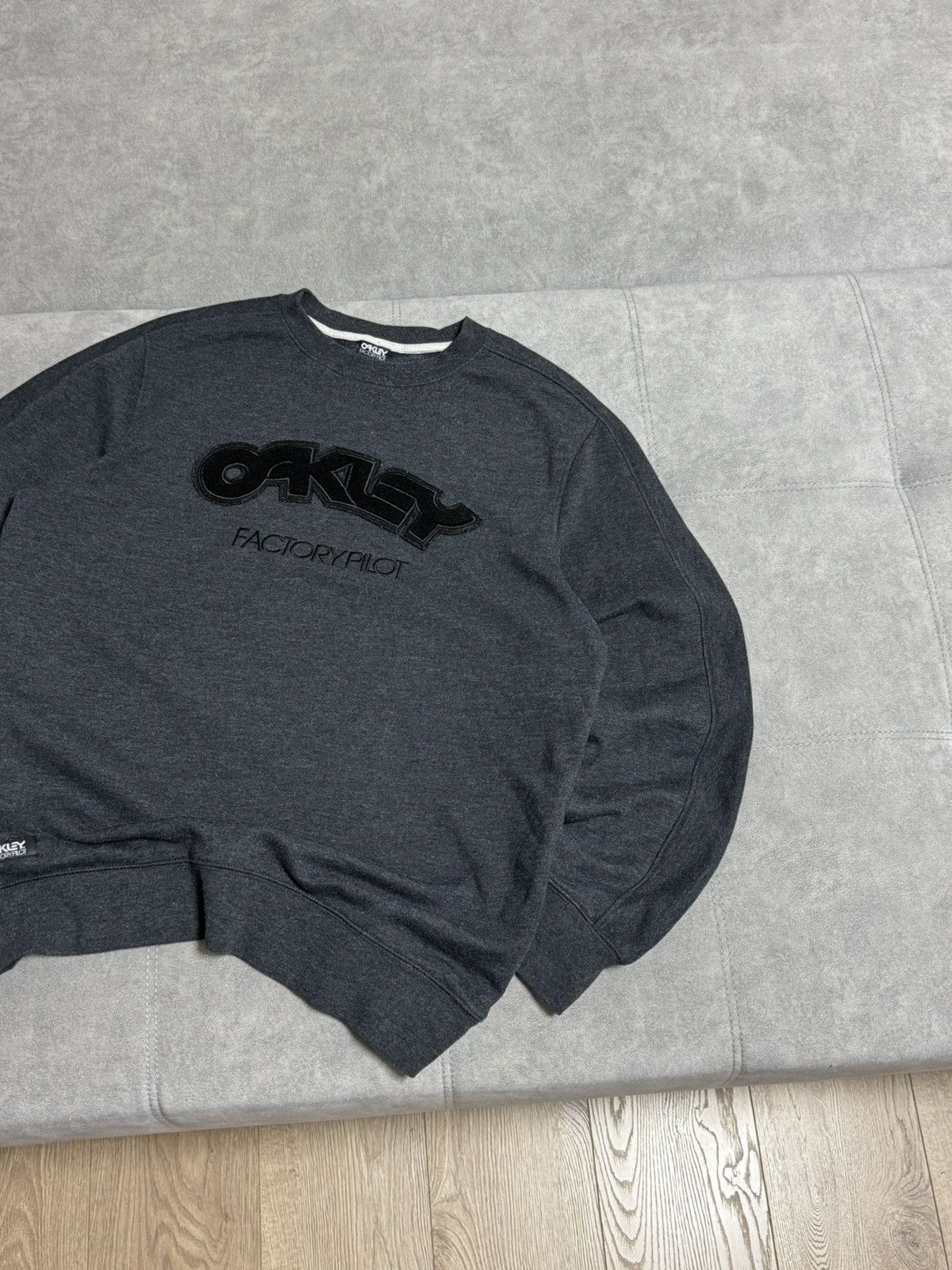 Oakley Rare Oakley Factory Y2K outdoor sweatshirt mens size XL Size US XL / EU 56 / 4 - 4 Thumbnail