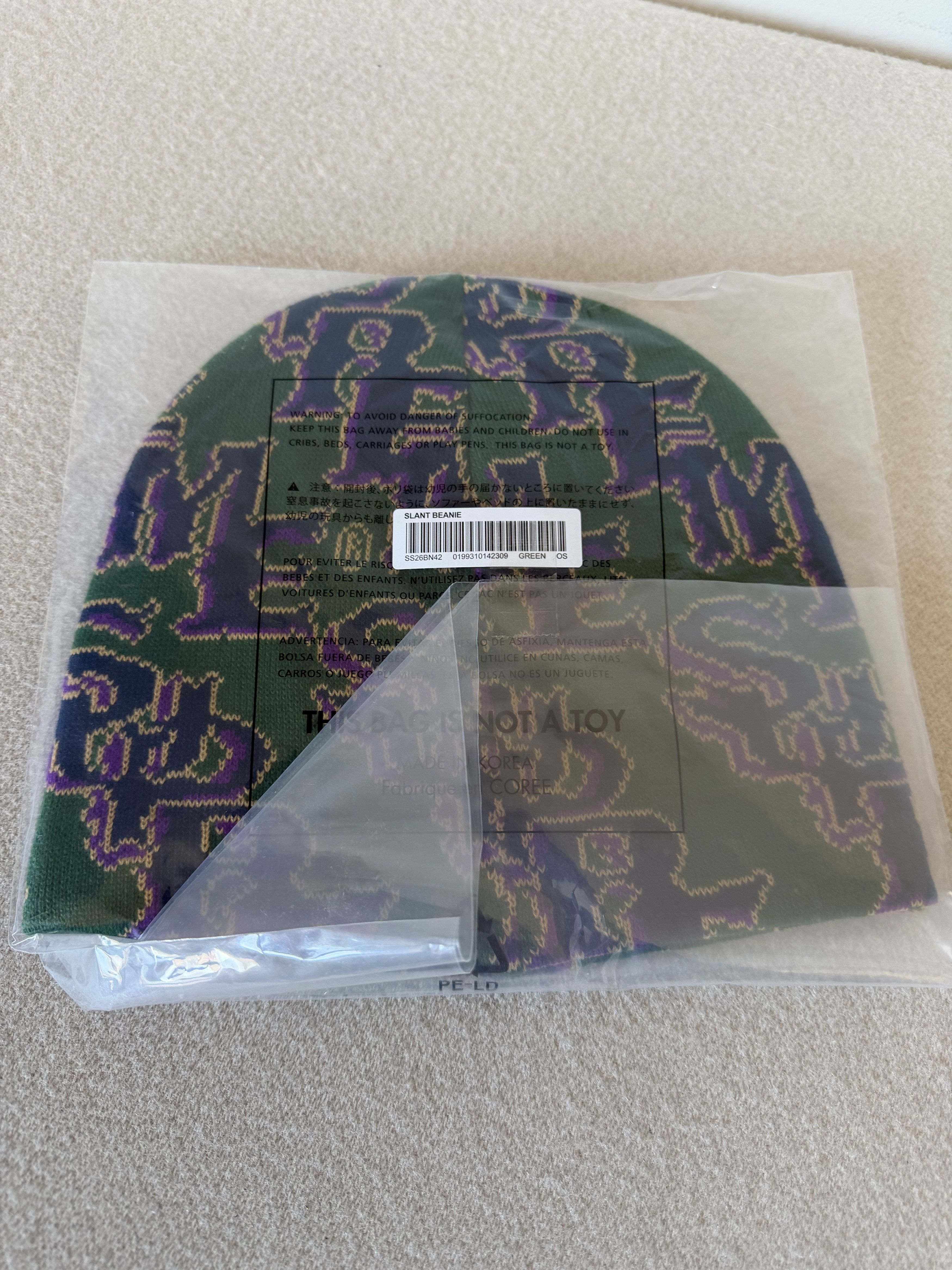 Supreme Supreme Slanted Gothic Outline Beanie in Green Size ONE SIZE - 2 Thumbnail
