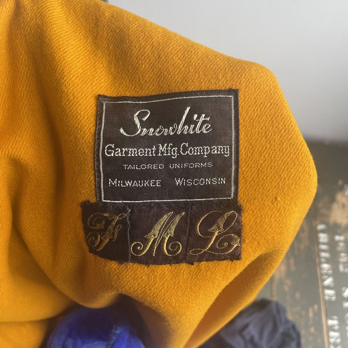 Vintage RARE VINTAGE Snowhite WWII navy blue nurse’s wool cape Size ONE SIZE - 5 Thumbnail