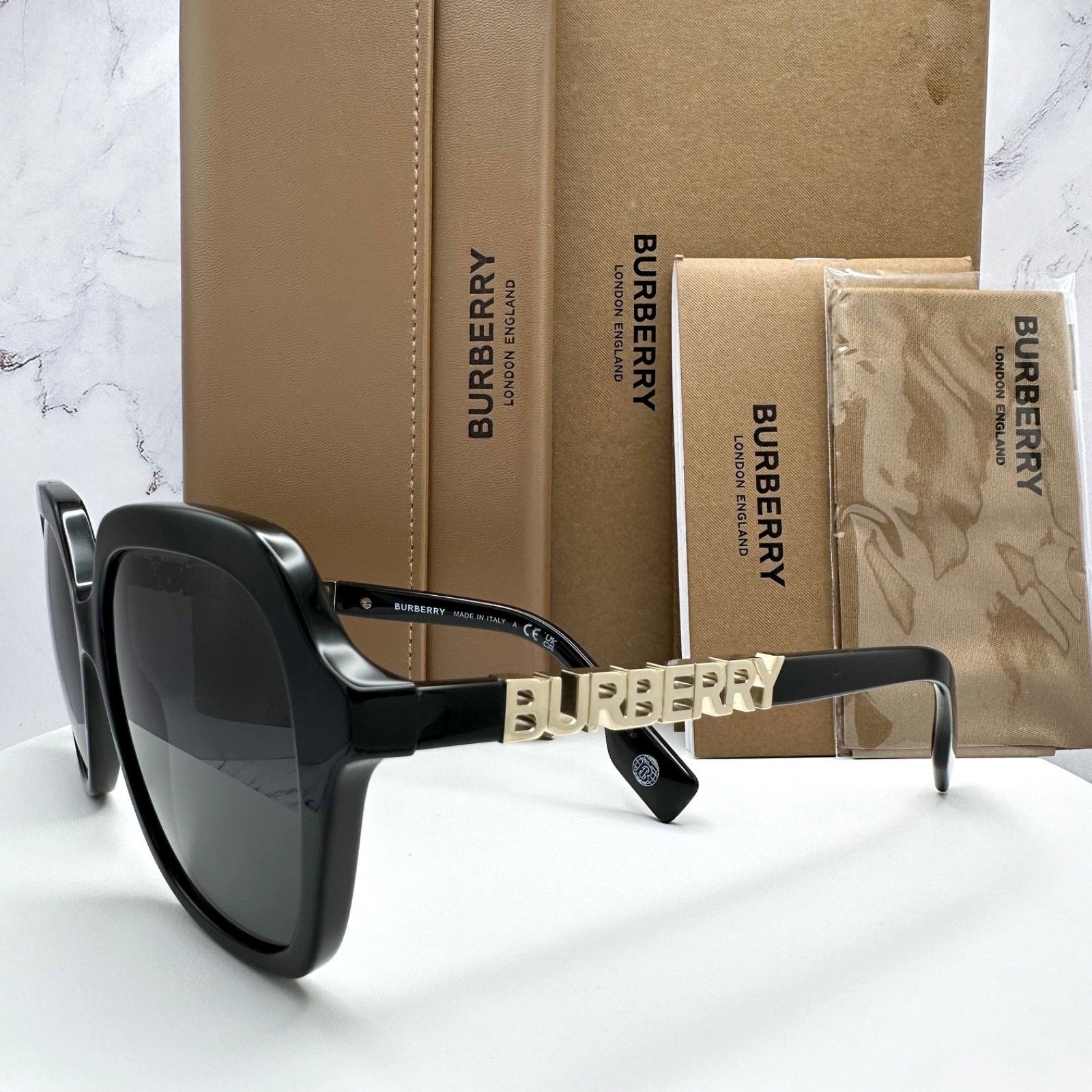 Burberry New Burberry Sunglasses Black Square Gold Metal BURBERRY Size ONE SIZE - 13 Thumbnail