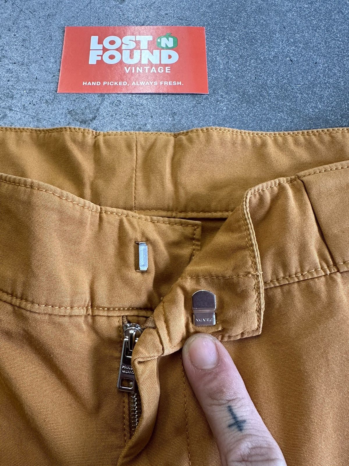 Prada Prada Milano Logo Chino Bermuda Shorts Size US 36 / EU 52 - 4 Thumbnail