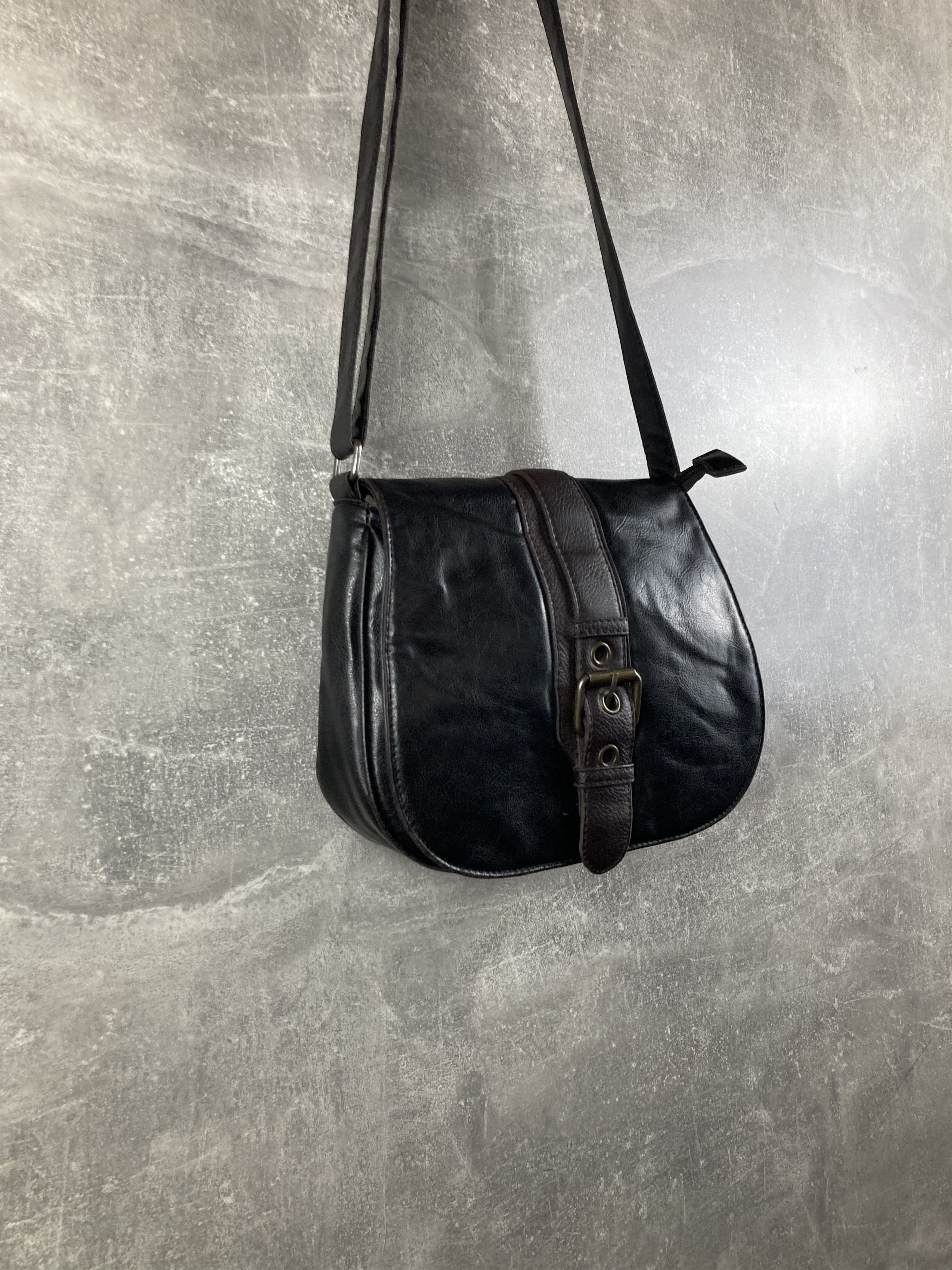 Genuine Leather Vintage leather avant garde crossbody messenger bag satchel Size ONE SIZE - 2 Thumbnail