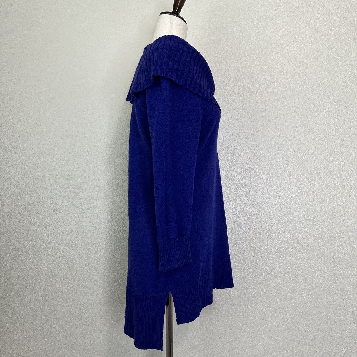 Chicos Chico’s Royal Blue Buttoned Boat Off Shoulder Neck Sweater Size M / US 6-8 / IT 42-44 - 6 Thumbnail