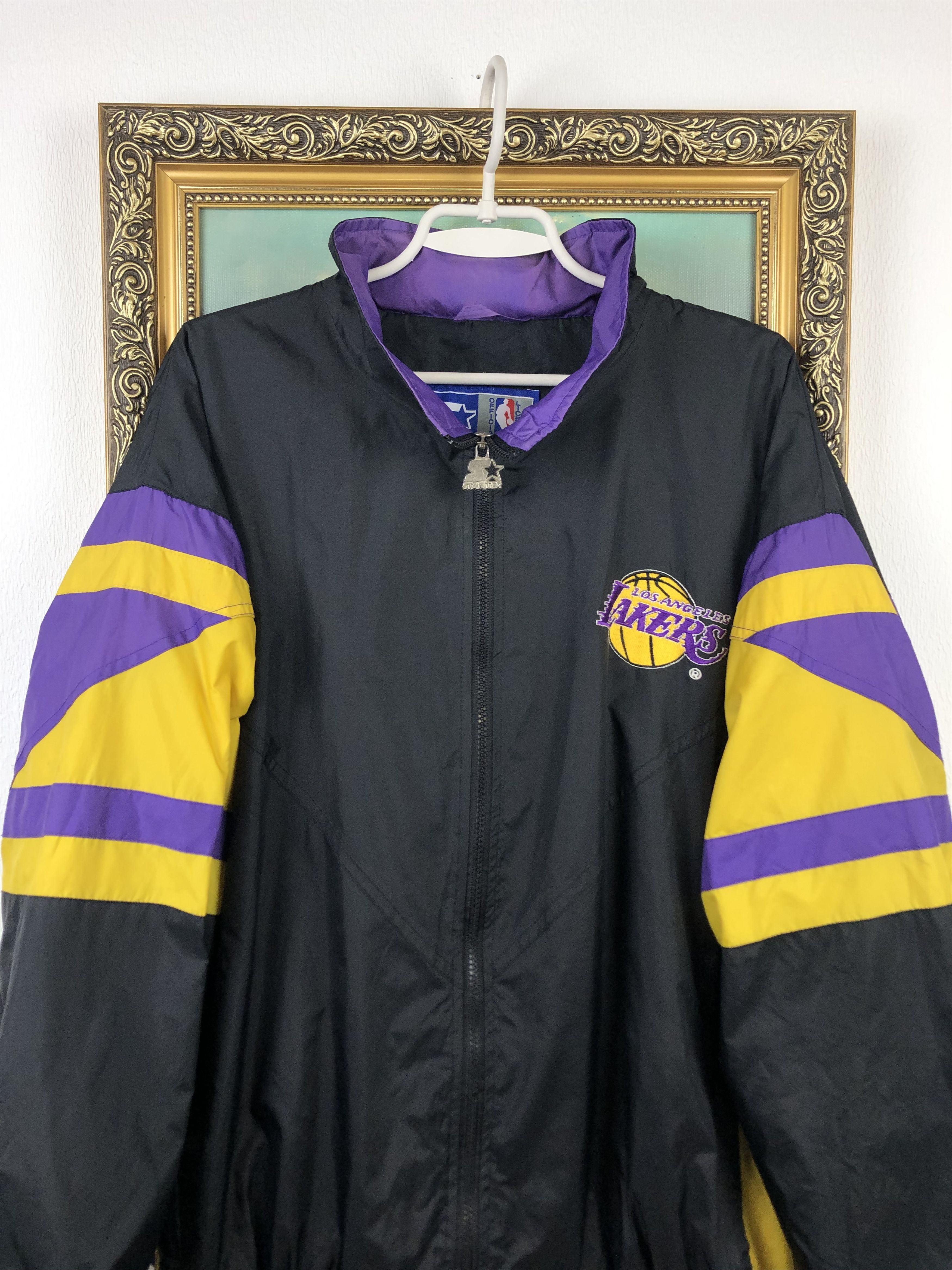 Vintage Style Genuine Stuff NBA LA Lakers popular Sweater Jacker XL - Zip up