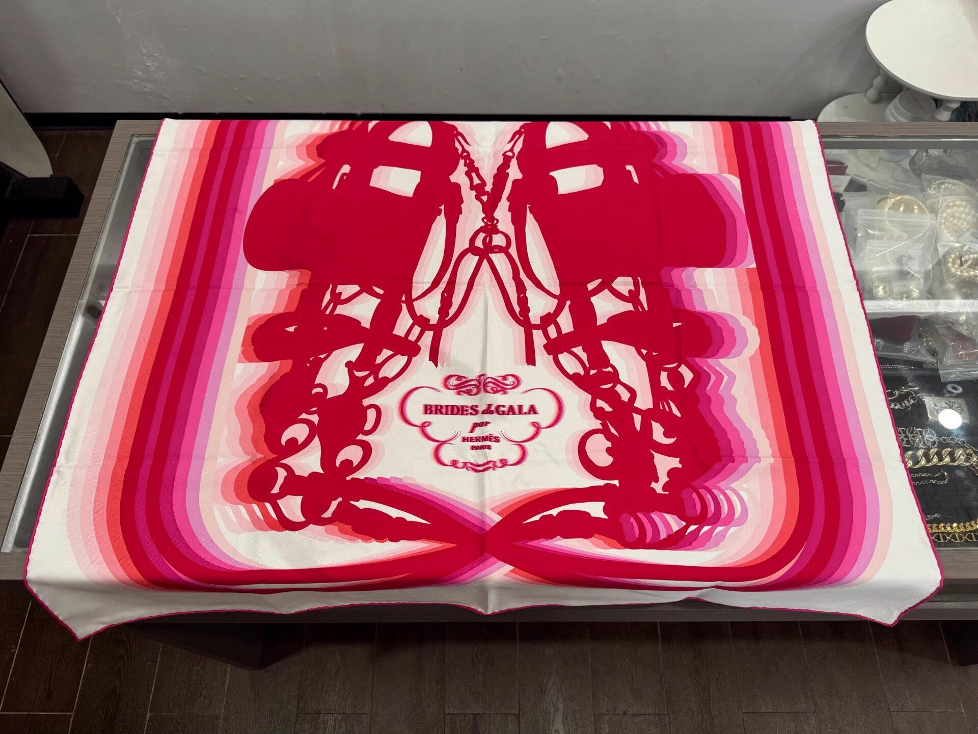 Hermes Hermes Pink Silk Scarf Heraldic Reins 90x90cm Size ONE SIZE - 4 Thumbnail