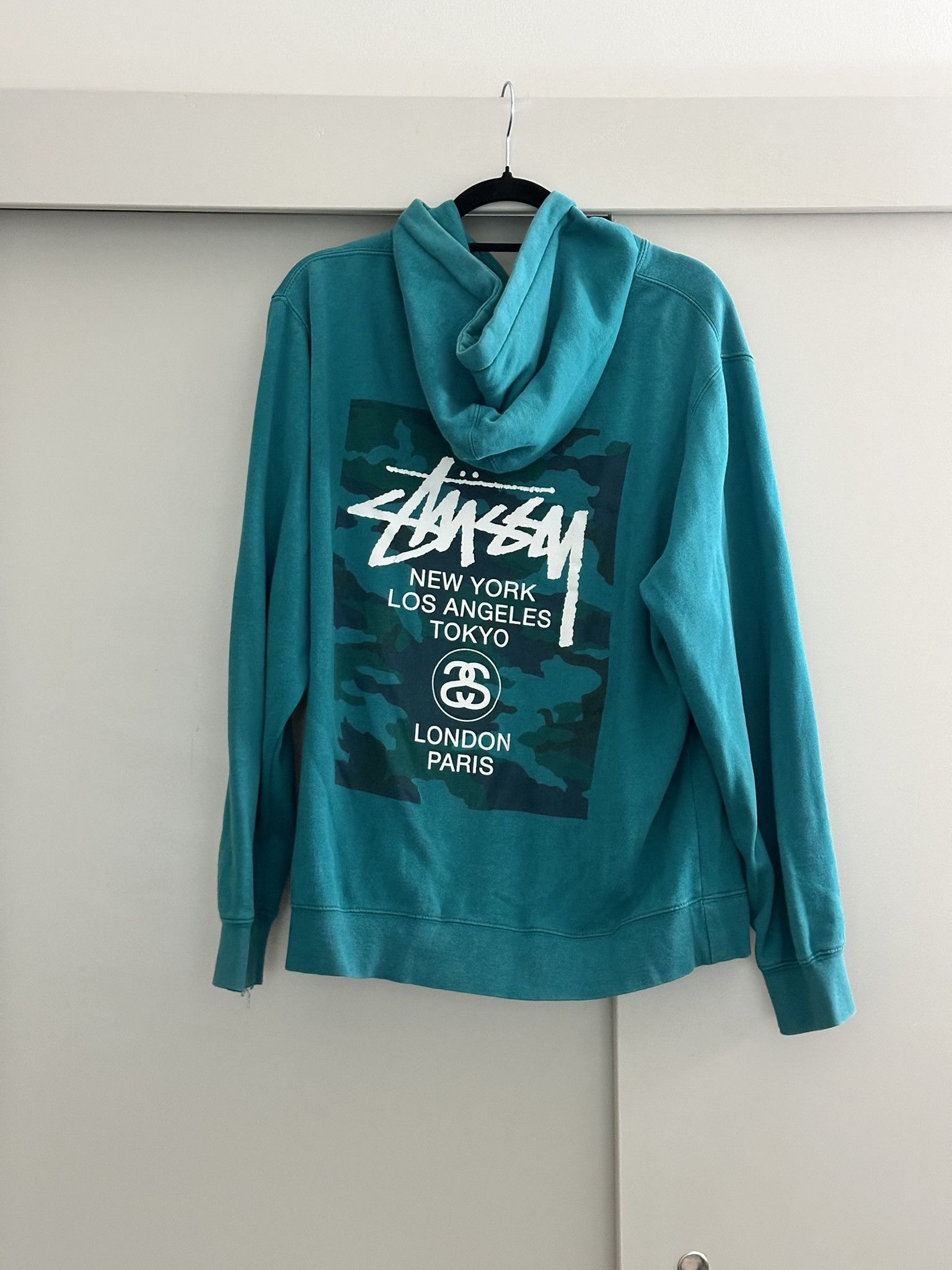 Stussy Stüssy World Tour Hoodie [L] Size US L / EU 52-54 / 3 - 2 Thumbnail