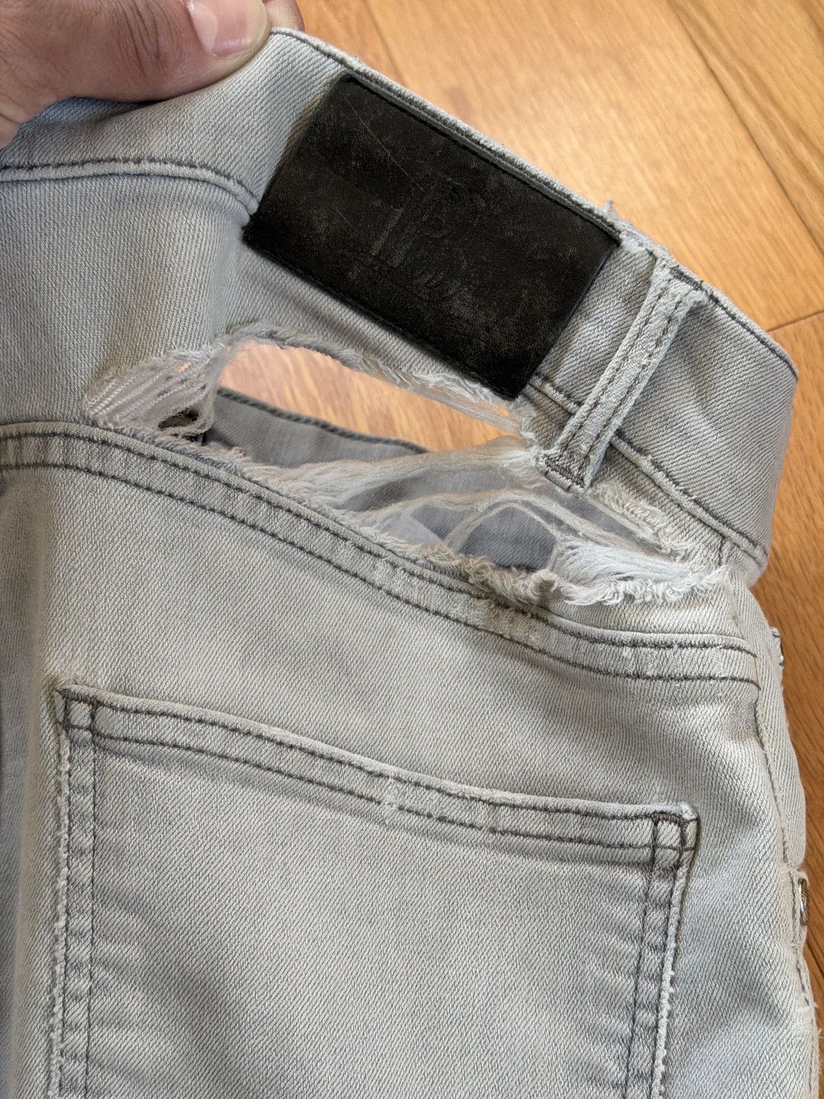 Pierre Balmain Pierre Balmain Light Grey Thrashed Biker Moto Skinny Denim. Size US 33 - 13 Thumbnail