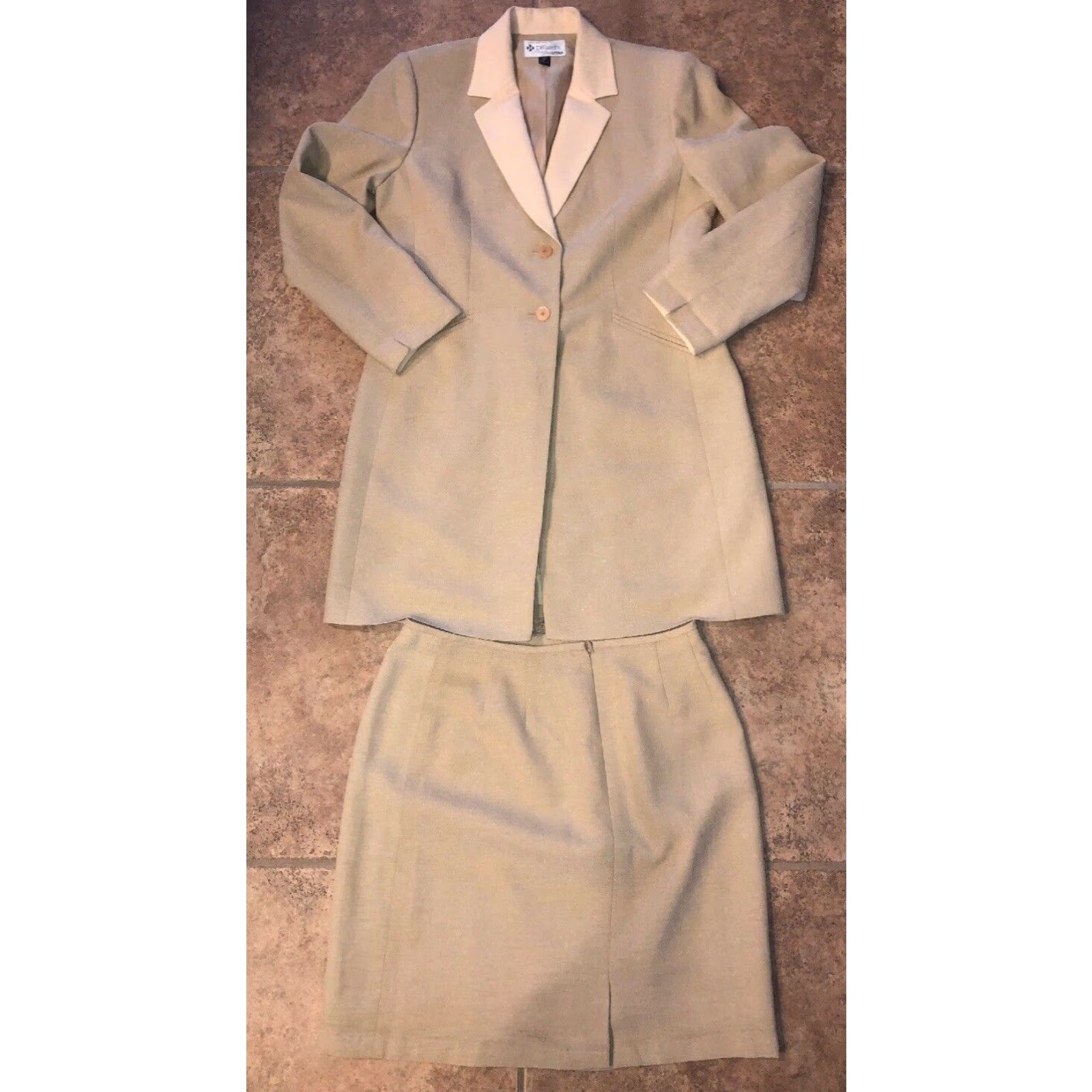 Kasper VINTAGE Dillard’s By Kasper Women’s Suit Set 3 Piece Beige Vest Jacket Skirt Petite Size 8P Women's Size 30" / US 8 / IT 44 - 3 Thumbnail