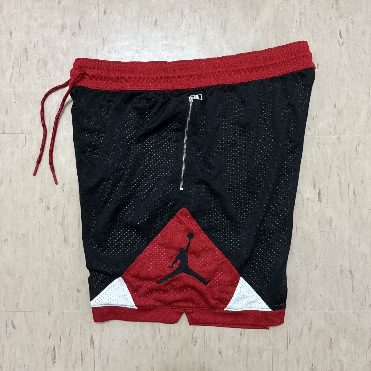 Jordan Brand JORDAN DIAMOND MESH SHORTS Size US 34 / EU 50 - 2 Thumbnail