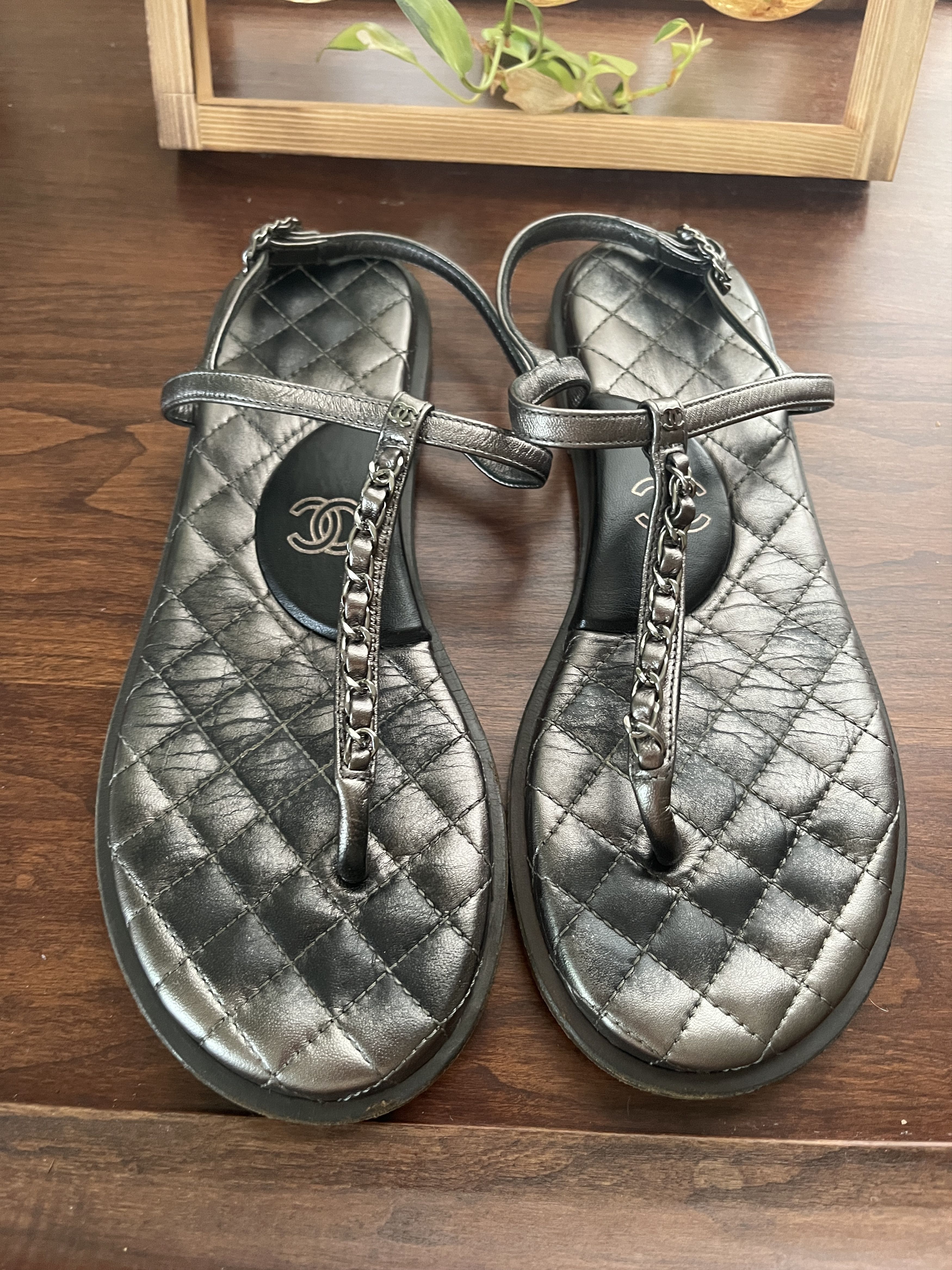 Chanel Chanel metallic black sandals thong chainlink size 37.5 Size US 7.5 / IT 37.5 - 2 Thumbnail
