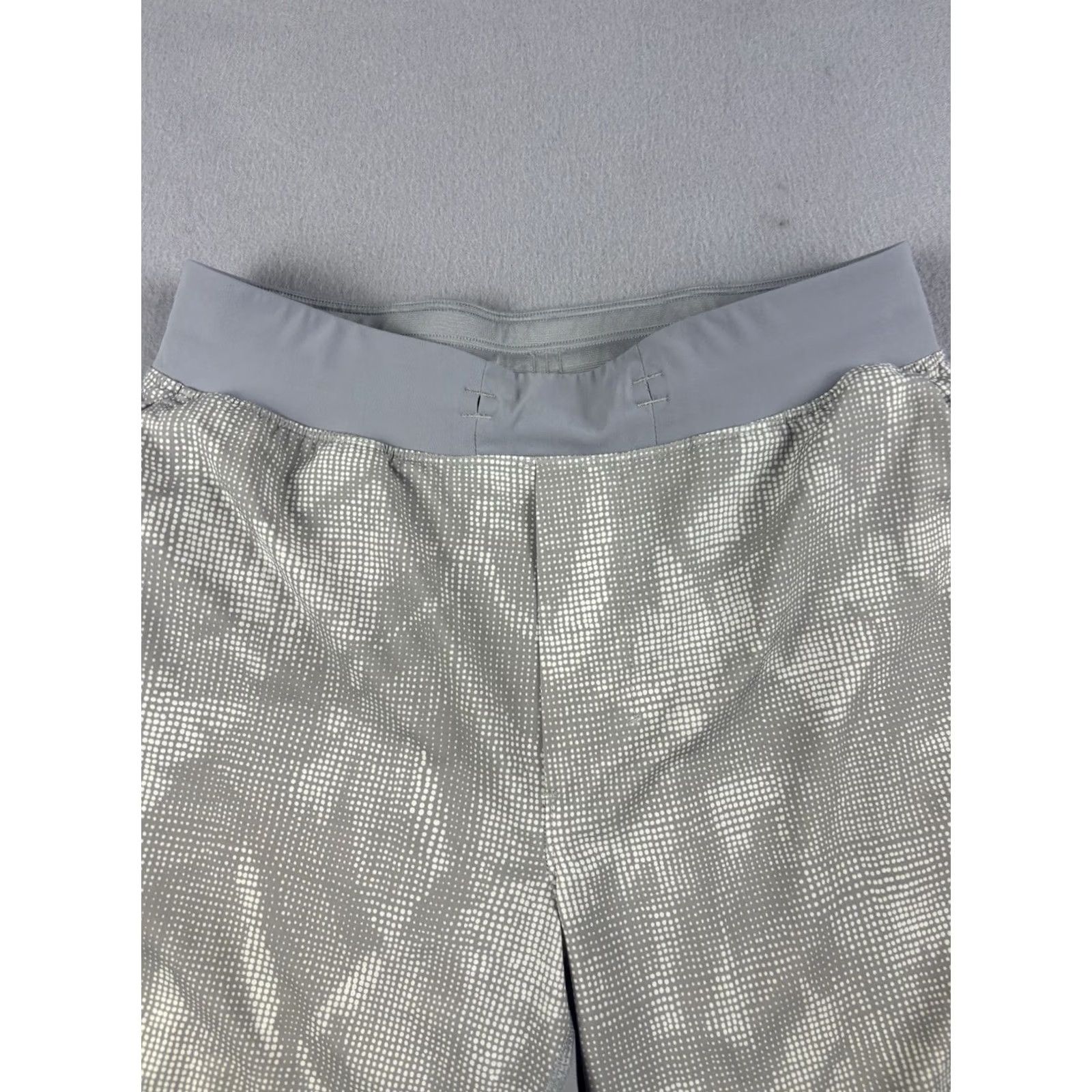 Lululemon Lululemon Shorts Men’s Small Gray THE Short Athletic Workout Gym 9” Inseam Size US 29 - 2 Thumbnail