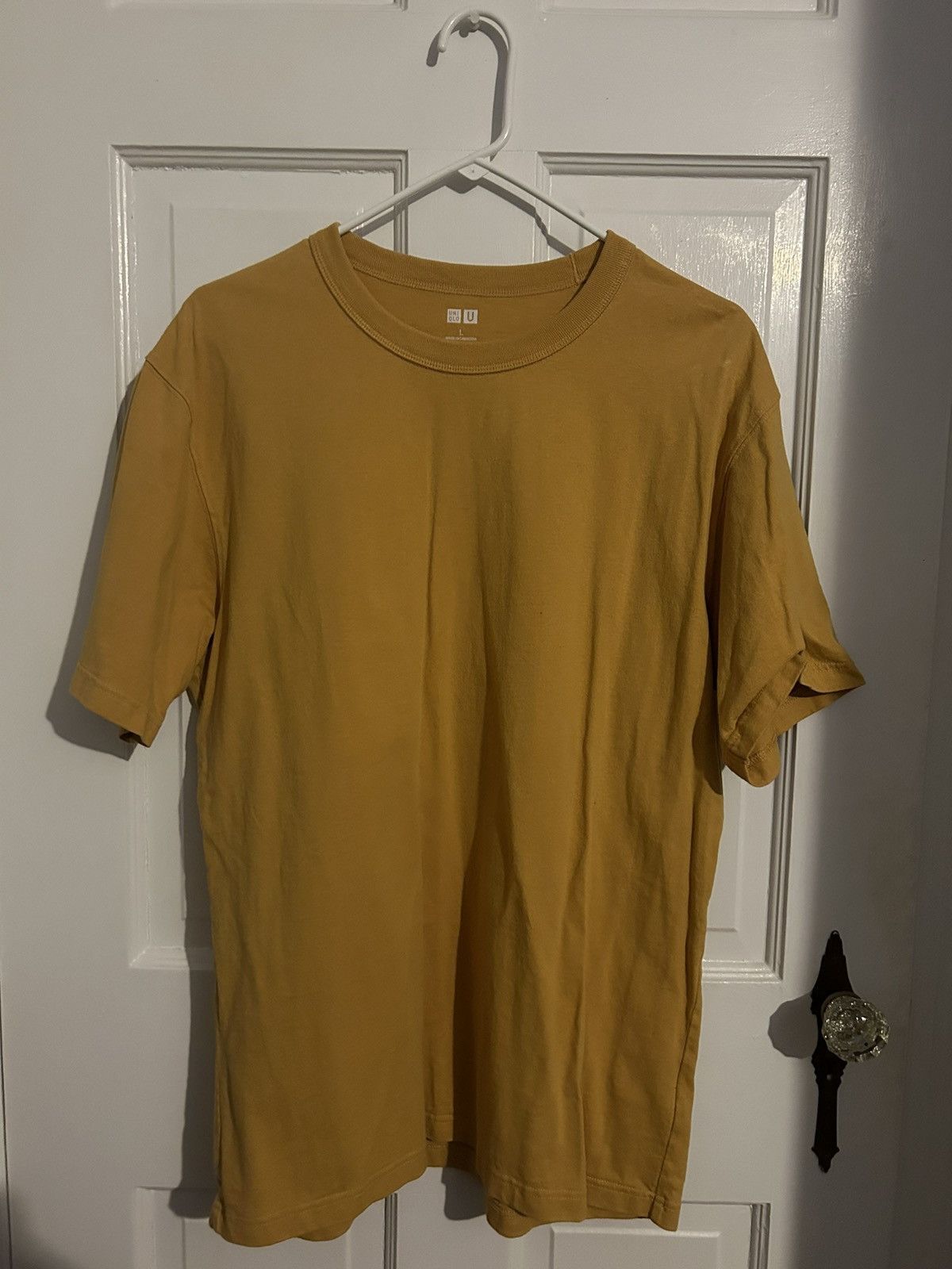 Uniqlo Uniqlo Mustard Yellow T-Shirt Size US L / EU 52-54 / 3 - 1 Thumbnail