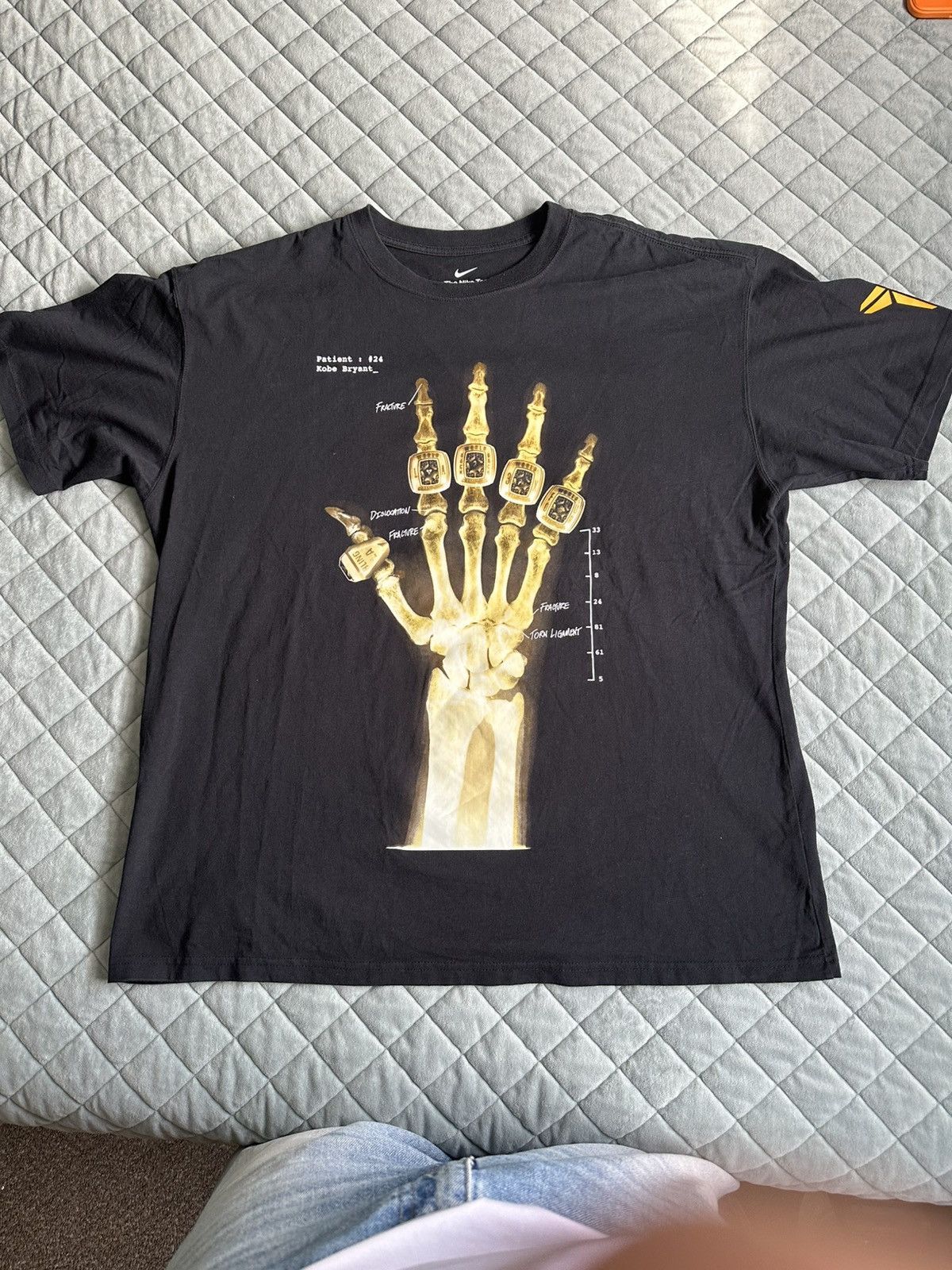 Nike Nike Kobe hand t shirt Size US XL / EU 56 / 4 - 4 Thumbnail