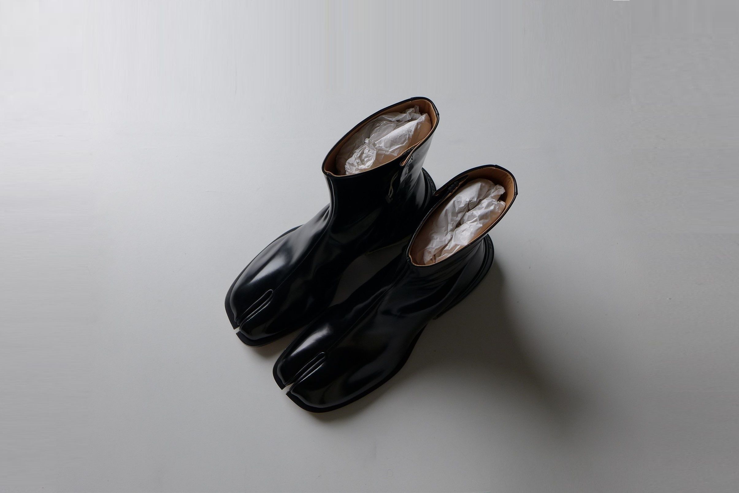 Maison Margiela Margiela Tabi Airbag Heel Boots - Black Polished Leather Size US 11 / EU 44 - 5 Thumbnail