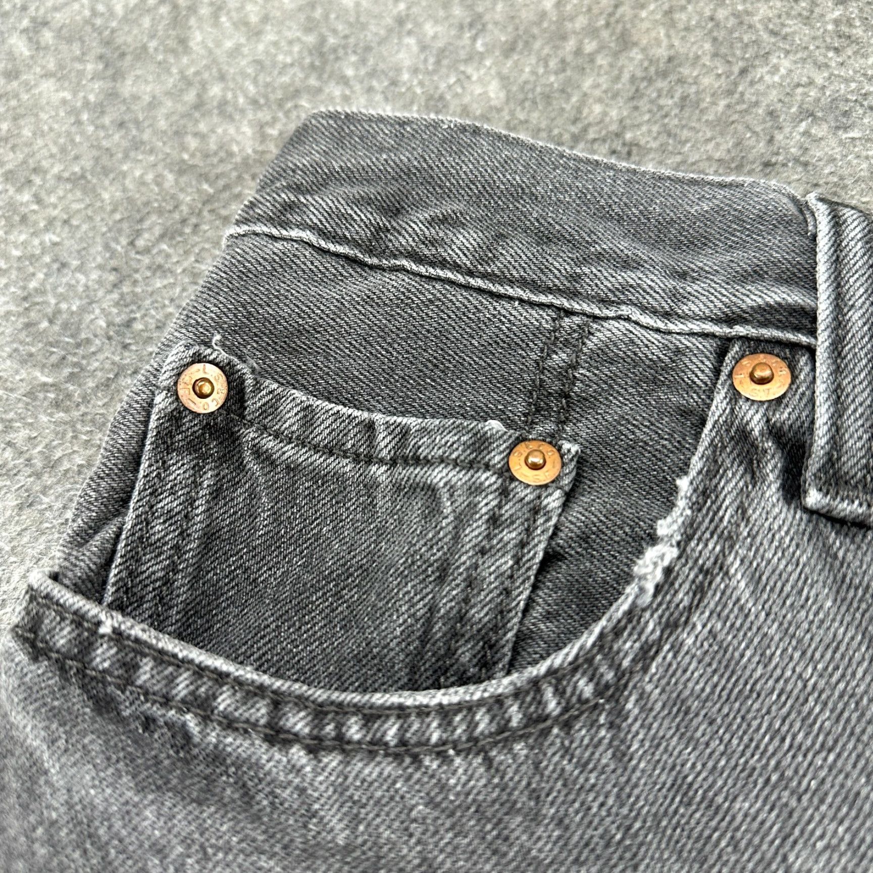 Levi's Levi's 501 Jeans Women 27x29 Black Straight Leg Regular Fit Distressed 5-Pocket Denim Modern Gray Wash Size 27" / US 4 / IT 40 - 5 Thumbnail