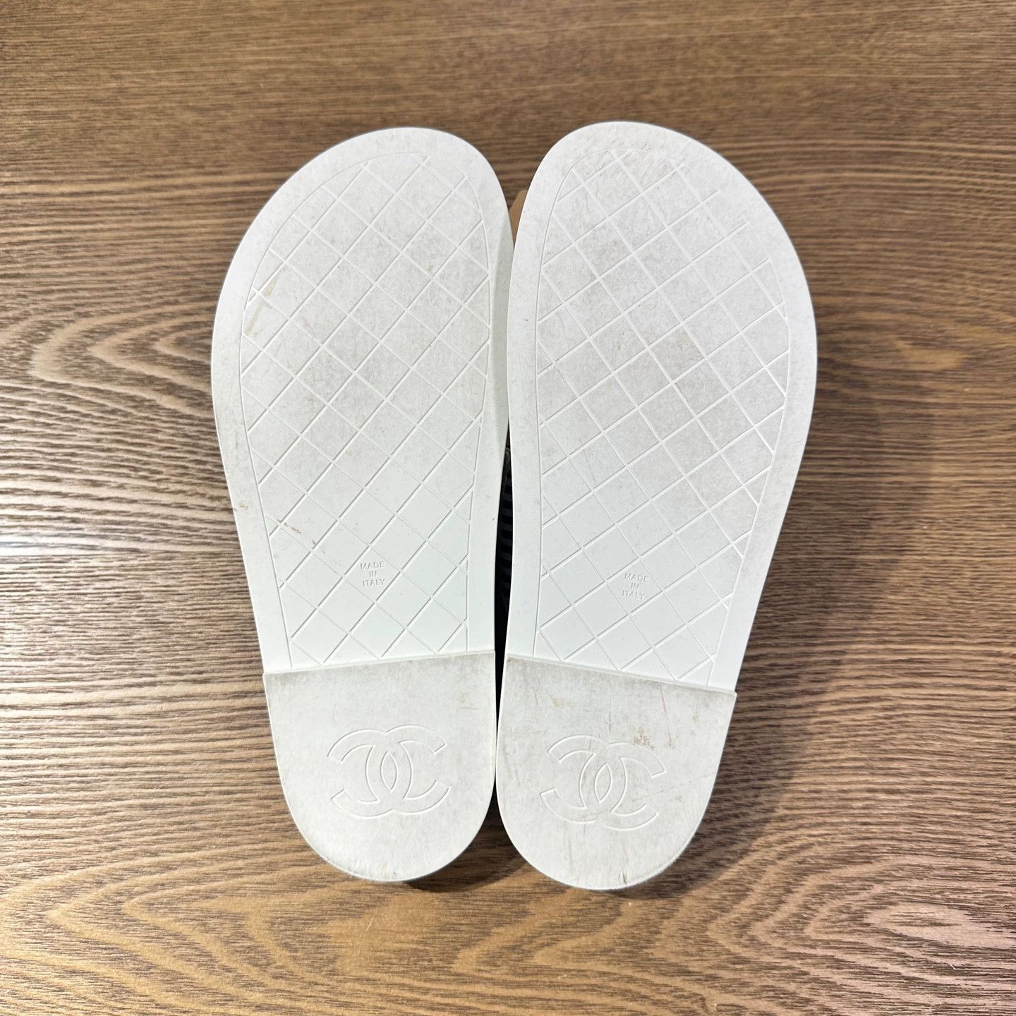 Chanel Chanel Jan1033 new black and white stripe Velcro slides 37 Size US 6 / IT 36 - 6 Thumbnail