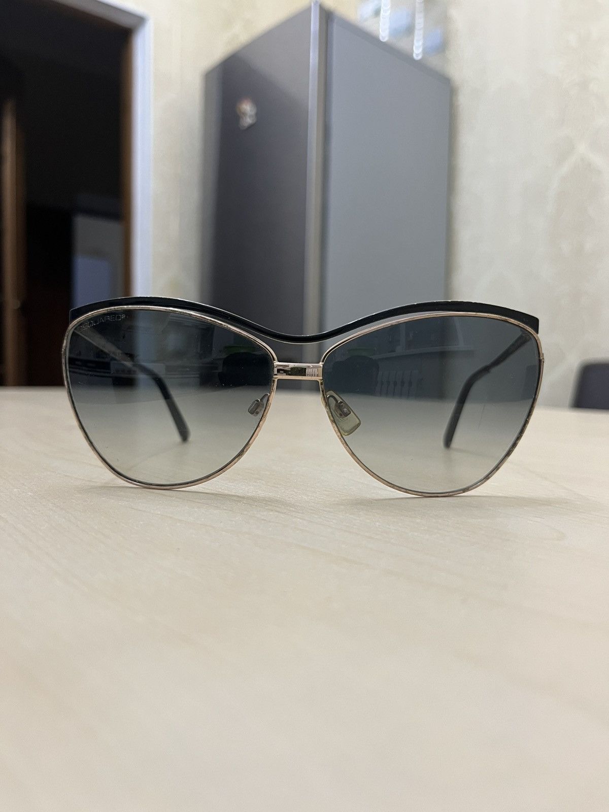 Dsquared2 Vintage Dsquared2 Sunglasses Women Oval Italy Designer Size ONE SIZE - 1 Thumbnail