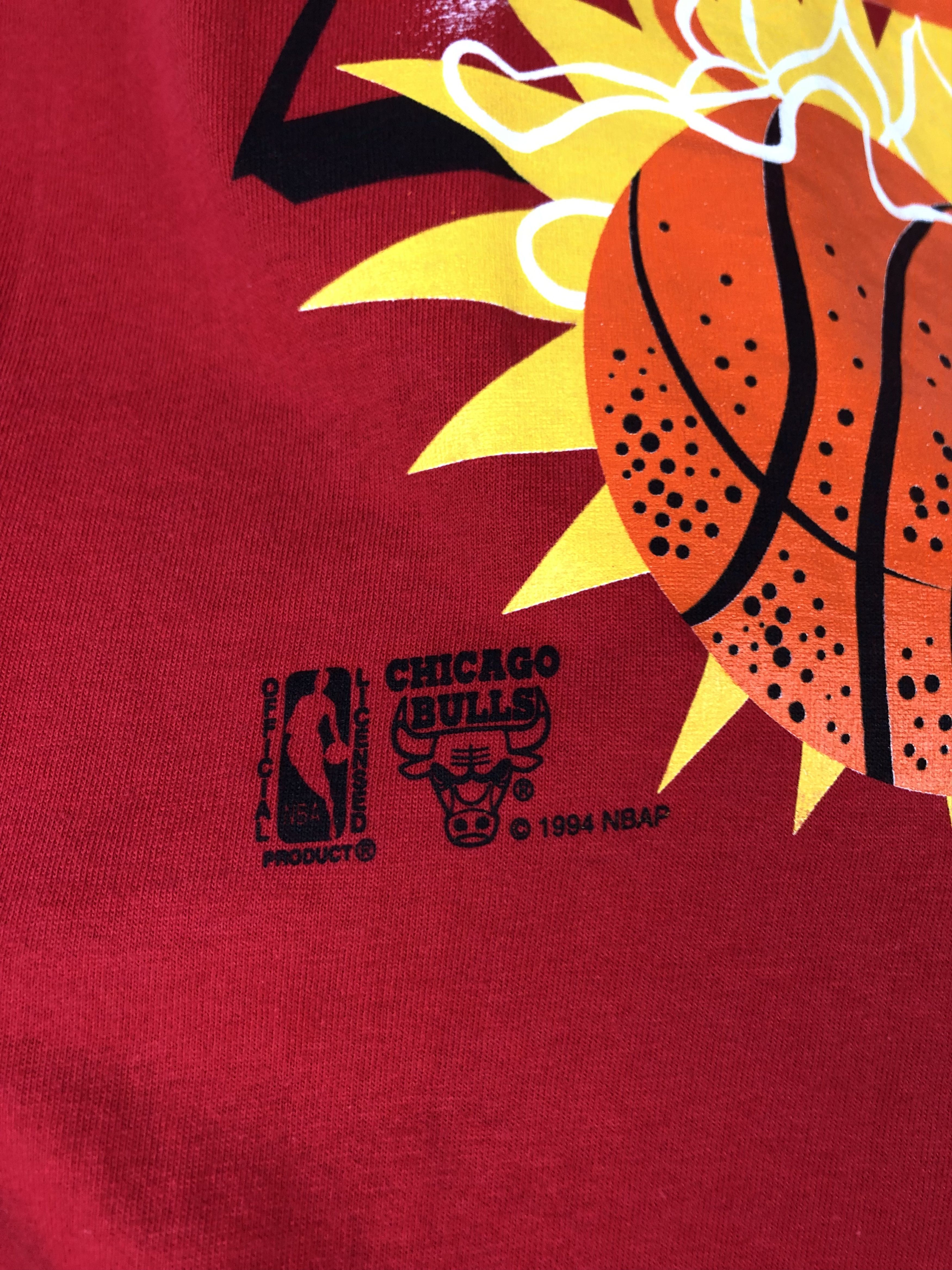 Vintage Vintage 90's Chicago Bulls NBA Shirt Over Print Tee Jordan Size US M / EU 48-50 / 2 - 3 Thumbnail