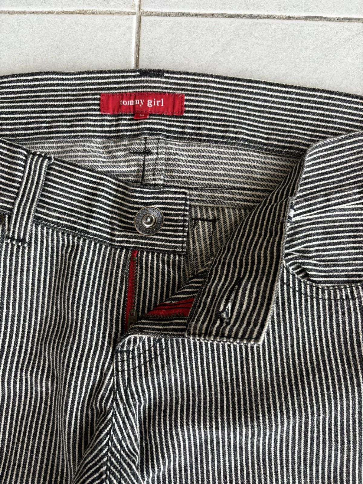 Distressed Denim × Tommy Jeans Japanese Tommy Girls Streetwear Denim Size 32" / US 10 / IT 46 - 6 Thumbnail