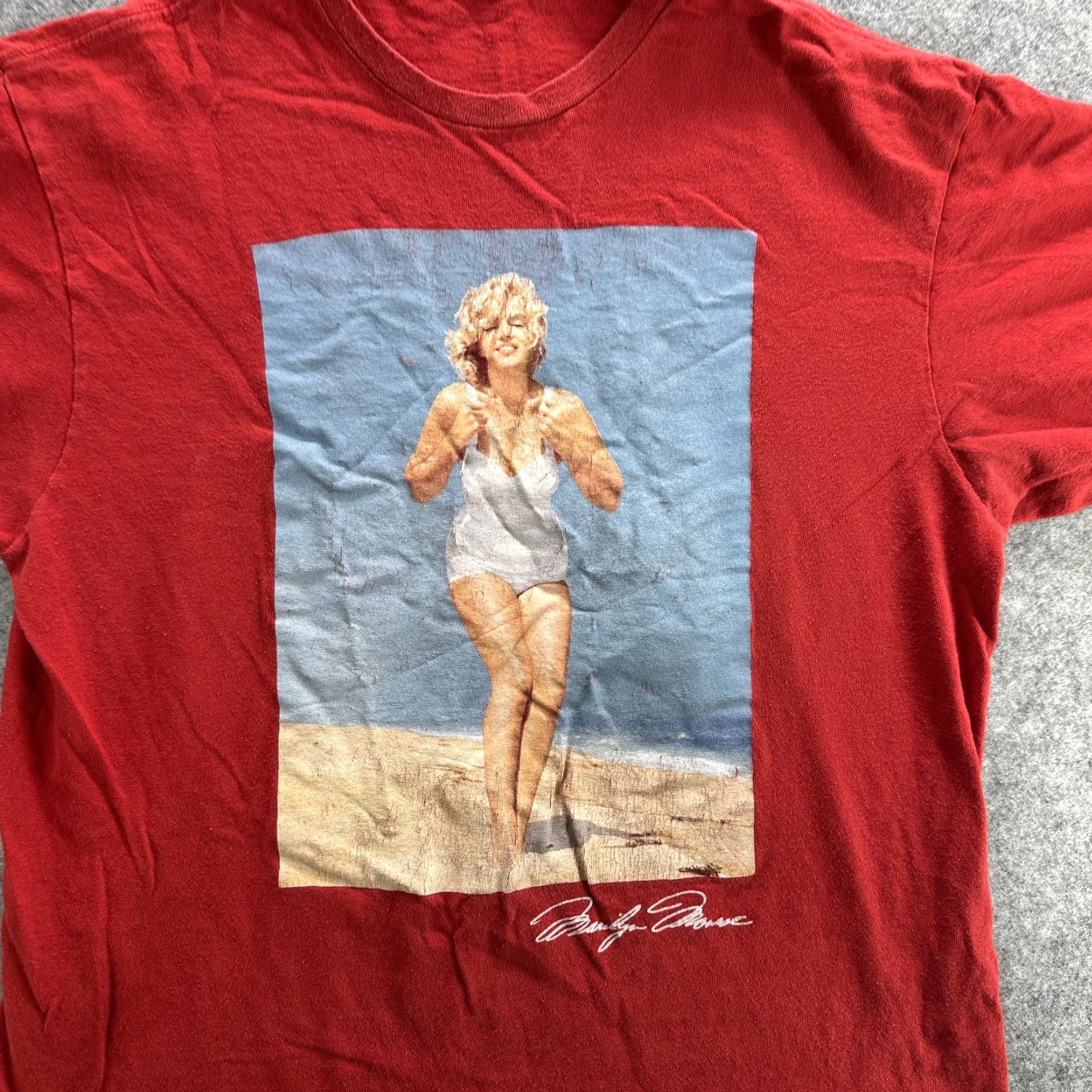 Vintage VINTAGE Marilyn Monroe Shirt Mens L Red Graphic Tee Pinup Beach 90s T-Shirt - Mens Large Red Marilyn Monroe Graphic Tee Vintage 90s Beach Shirt Size US L / EU 52-54 / 3 - 3 Thumbnail