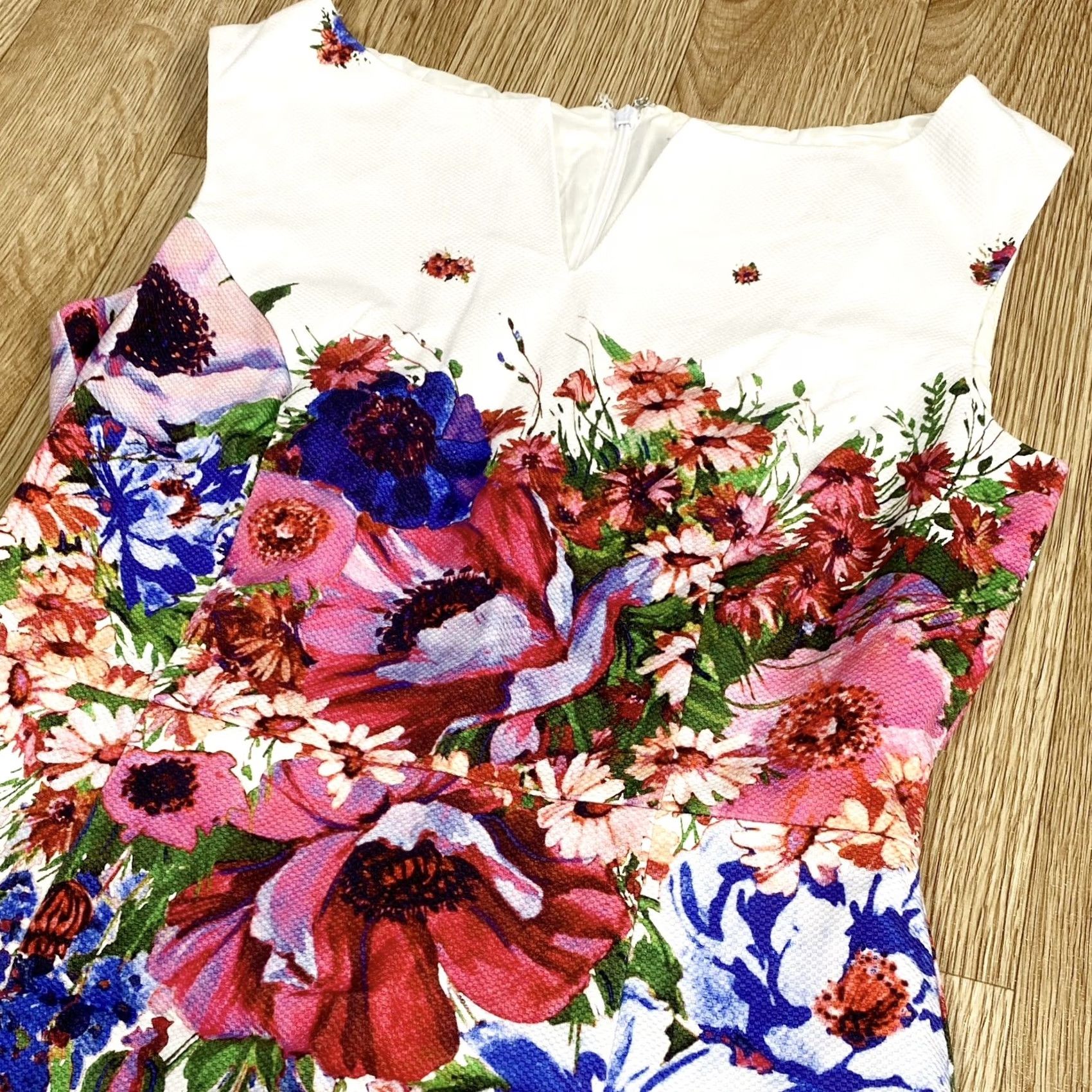 Vintage VINTAGE? No. (But follow rules) Phase Eight Dress UK 10 White Louis Floral Multi Pencil Wiggle Party Pre Loved Size L / US 10 / IT 46 - 3 Thumbnail