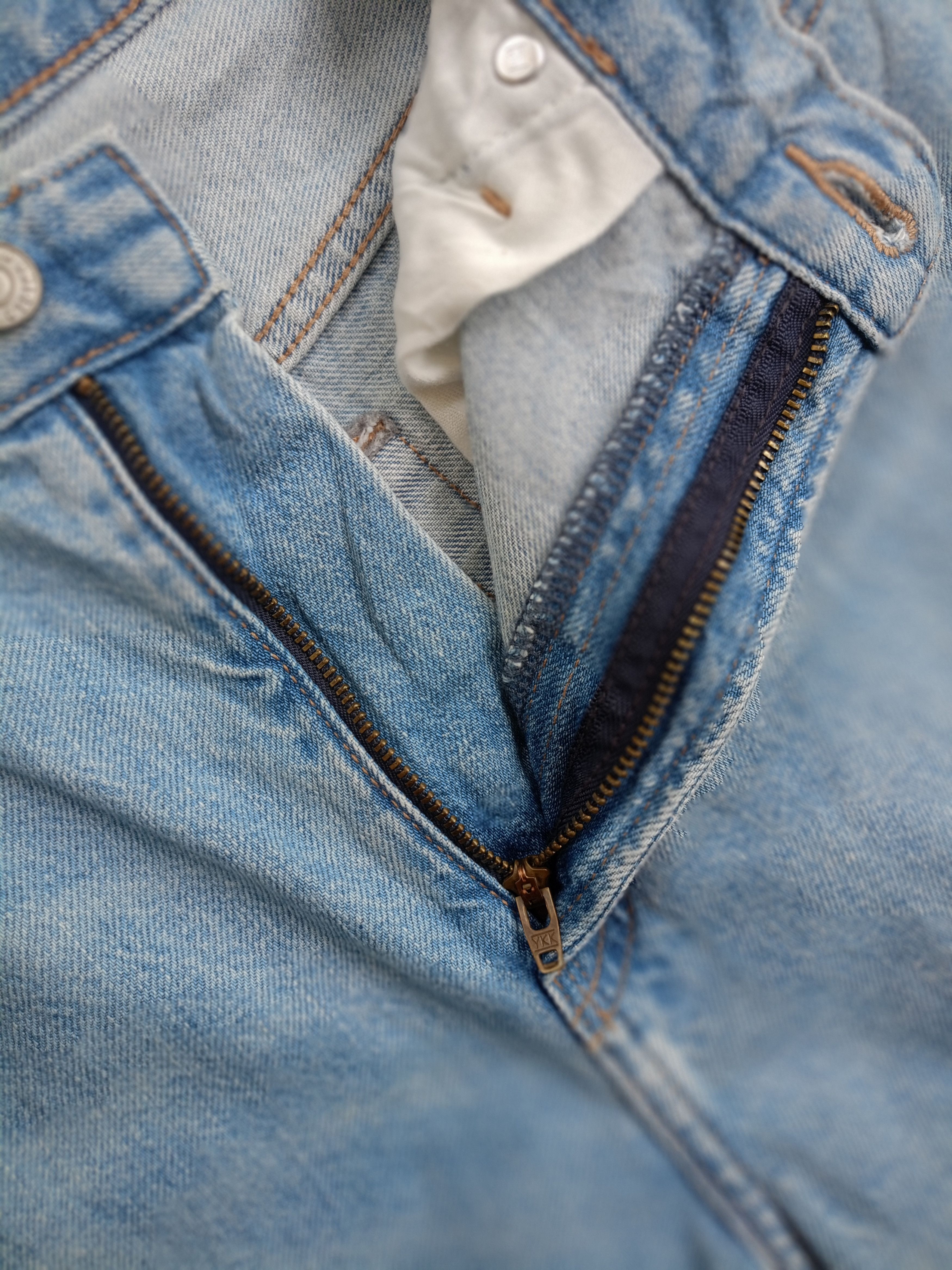 Kaihara Denim × Uniqlo × Vintage UNIQLO Regular, Straight Cut Distressed Vintage Denim Size US 26 / EU 42 - 14 Thumbnail