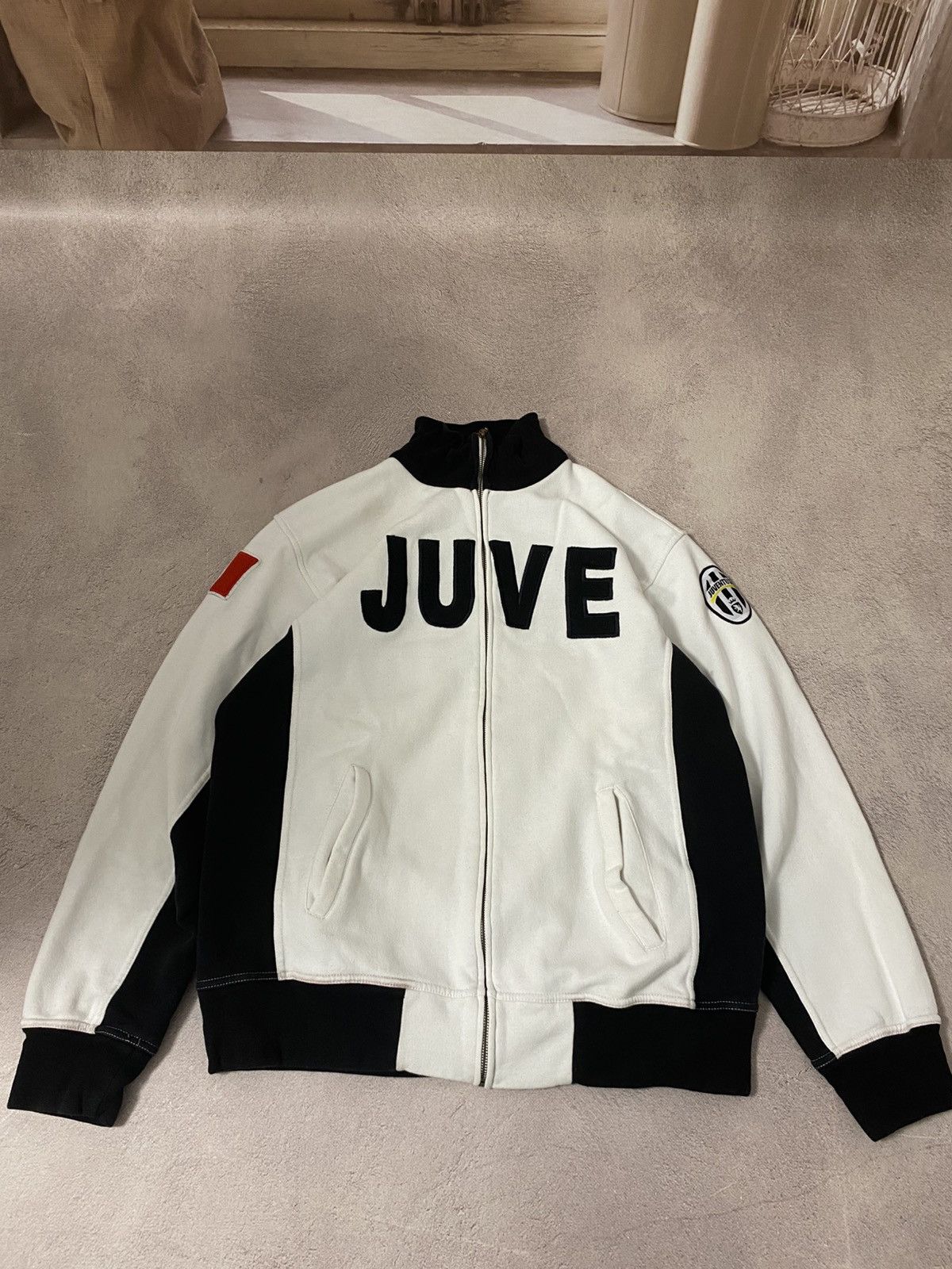Vintage Juventus Soccer Vintage sweatshirt Size US XL / EU 56 / 4 - 1 Thumbnail