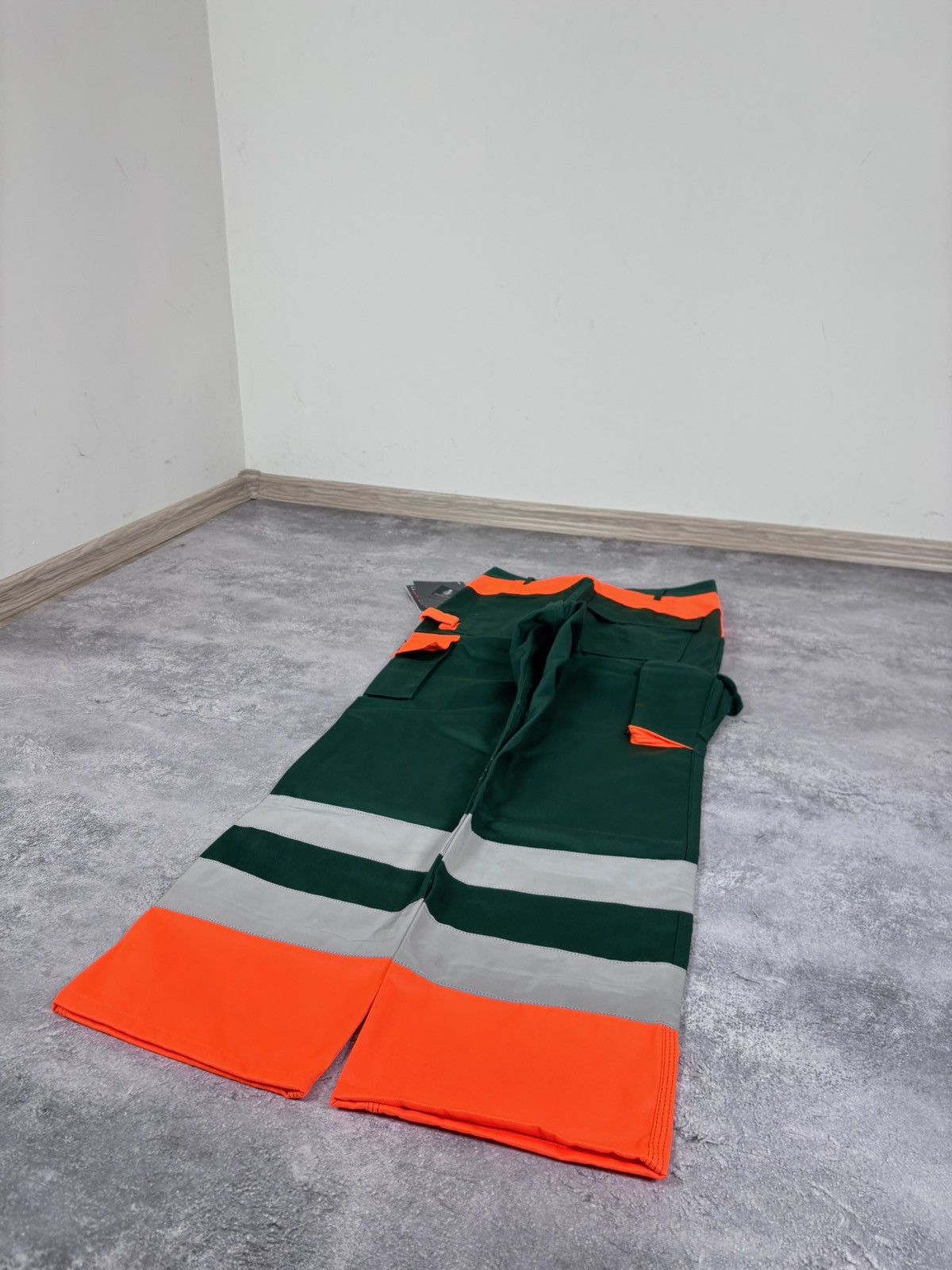 Other Mascot Men’s NWT Reflective Green/Orange Safety Cargo Pants Size US 32 / EU 48 - 13 Thumbnail