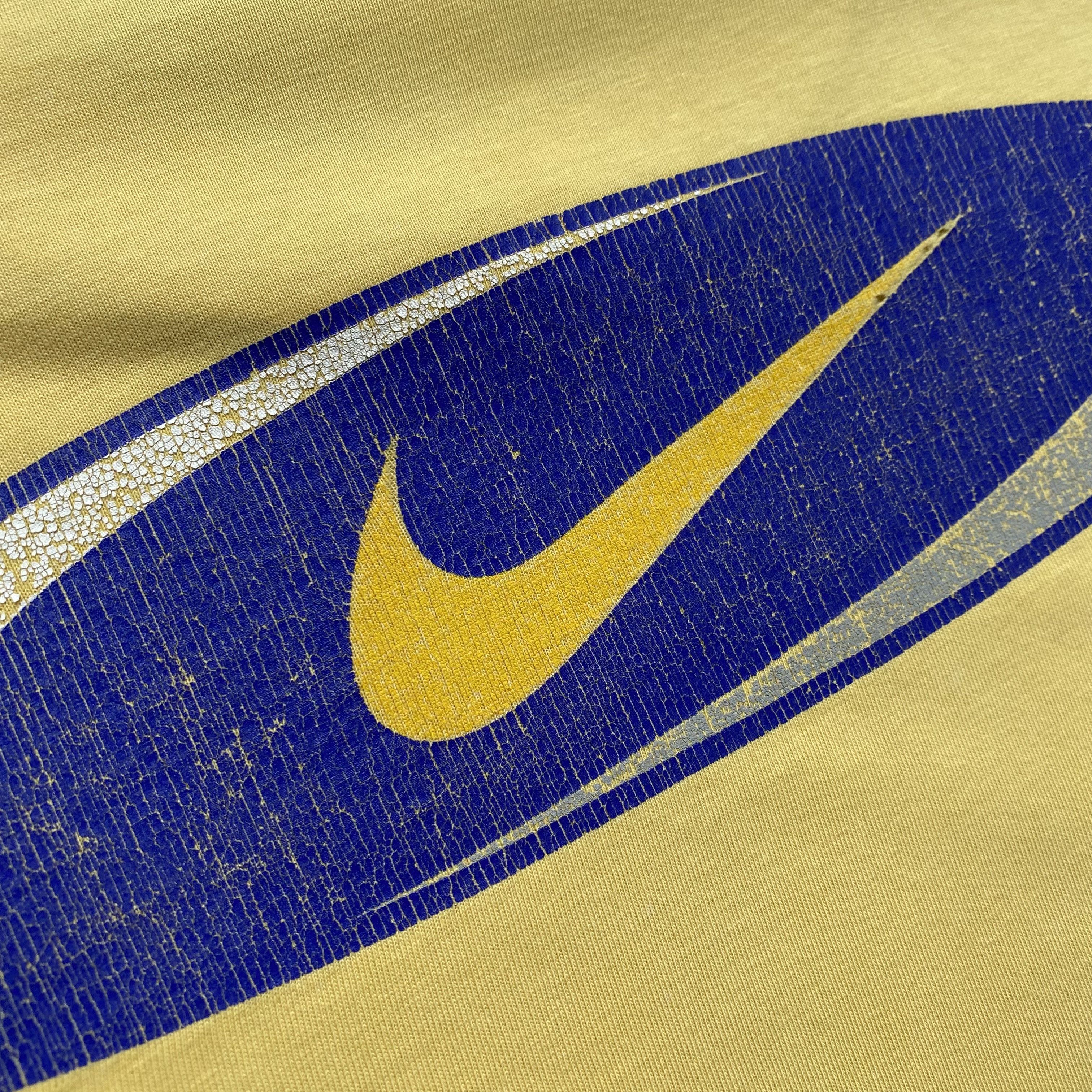 Nike Trashed 80-90s Vintage Nike Yellow tee Swoosh logo Size US L / EU 52-54 / 3 - 11 Thumbnail