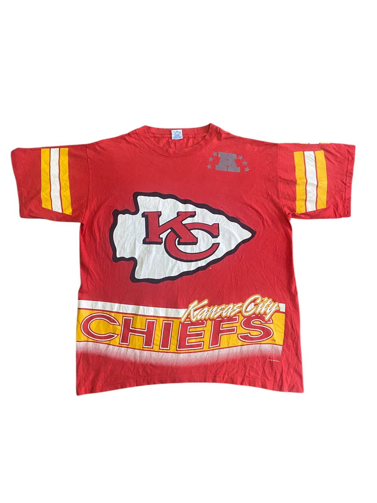NFL × Salem Sportswear × Vintage Vtg 1994 NFL Kansas City Chiefs All Overprint Tshirt Size US L / EU 52-54 / 3 - 1 Thumbnail