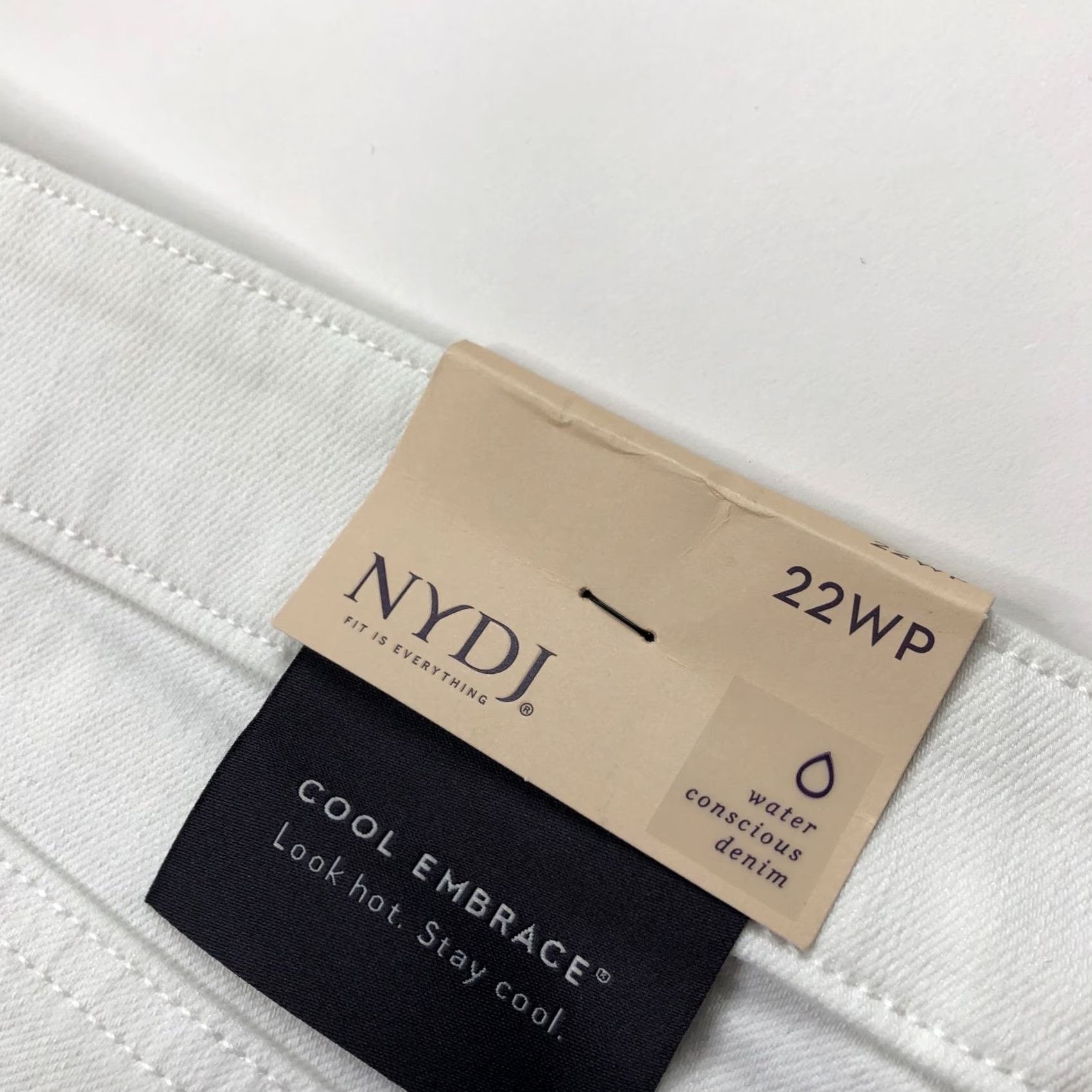 NYDJ NYDJ Lift Tuck Capri Jeans White 22WP Petite High Rise Denim Capris Womens 44W 20L Spring Summer Fall Winter? Size 40" / US 18 - 3 Thumbnail