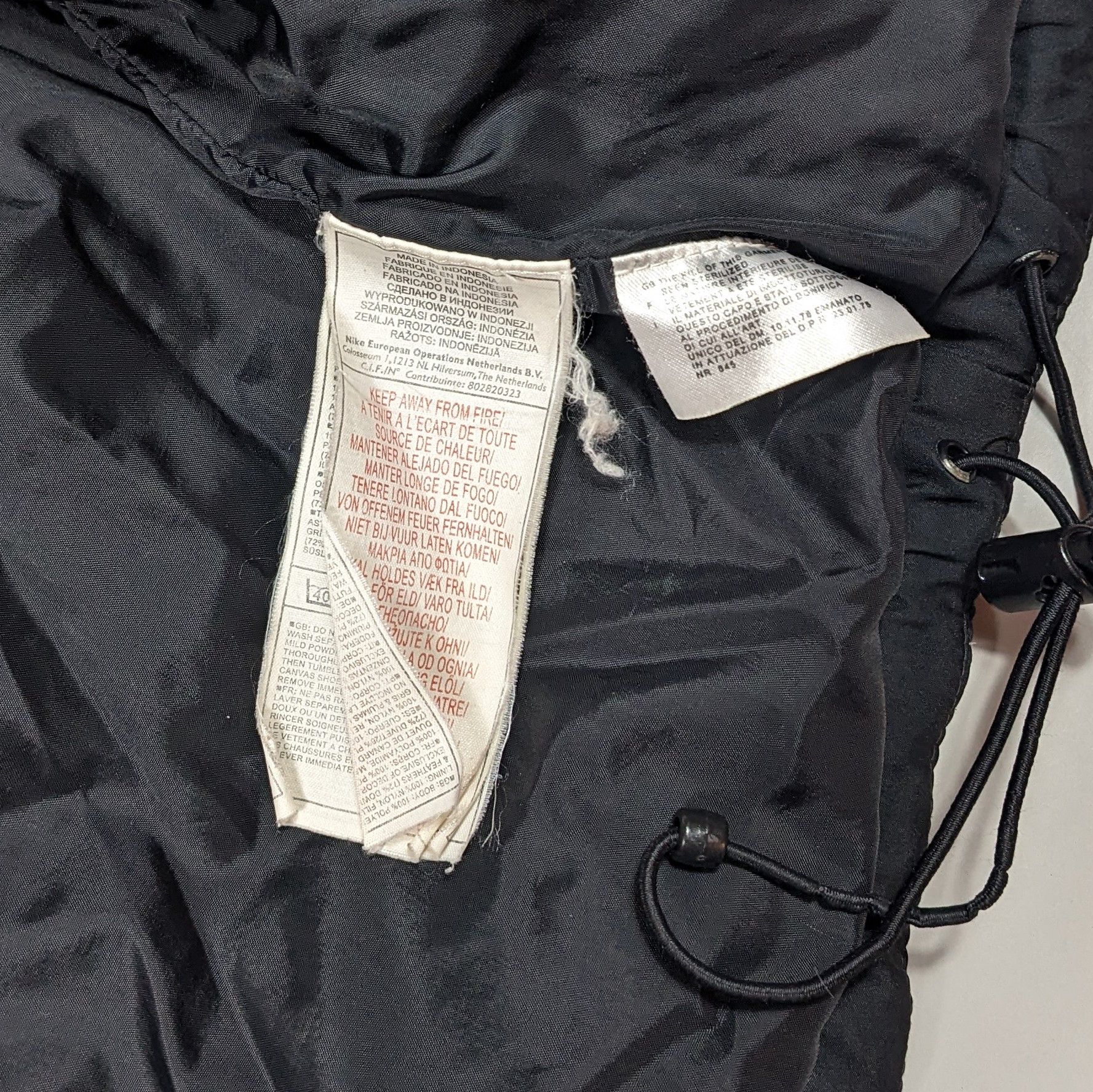 Nike nike y2k puffer vest Size US XL / EU 56 / 4 - 5 Thumbnail