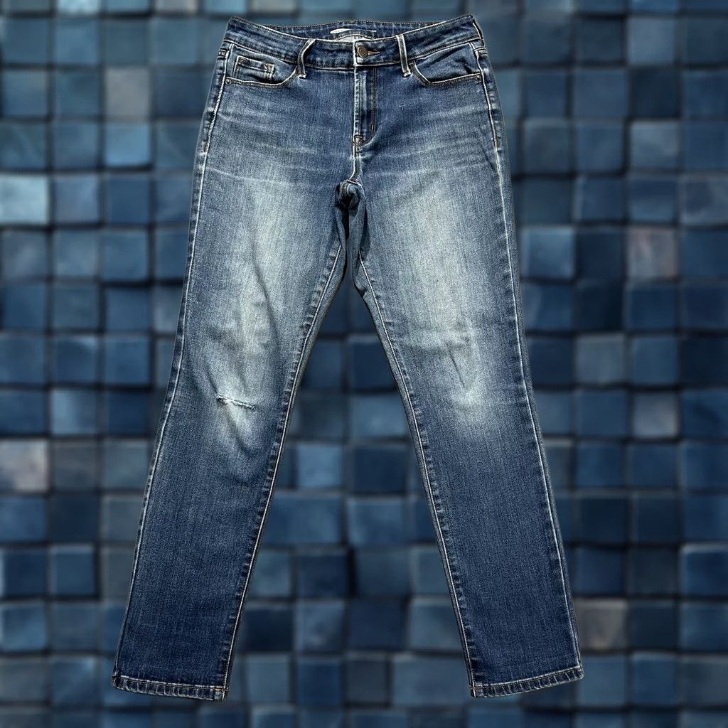 Old Navy Old Navy Womens Jeans Size 4 Blue Denim Straight Mid Rise Distressed Faded GUC Size 27" / US 4 / IT 40 - 1 Thumbnail
