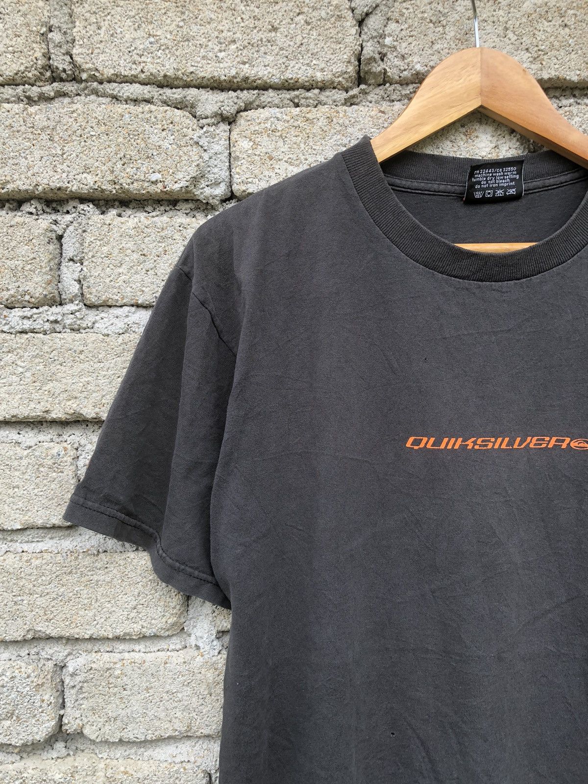 Quiksilver × Vintage Vintage Beauty Sunfaded 90s Quiksilver Big Logo Backhit Tee Size US L / EU 52-54 / 3 - 13 Thumbnail