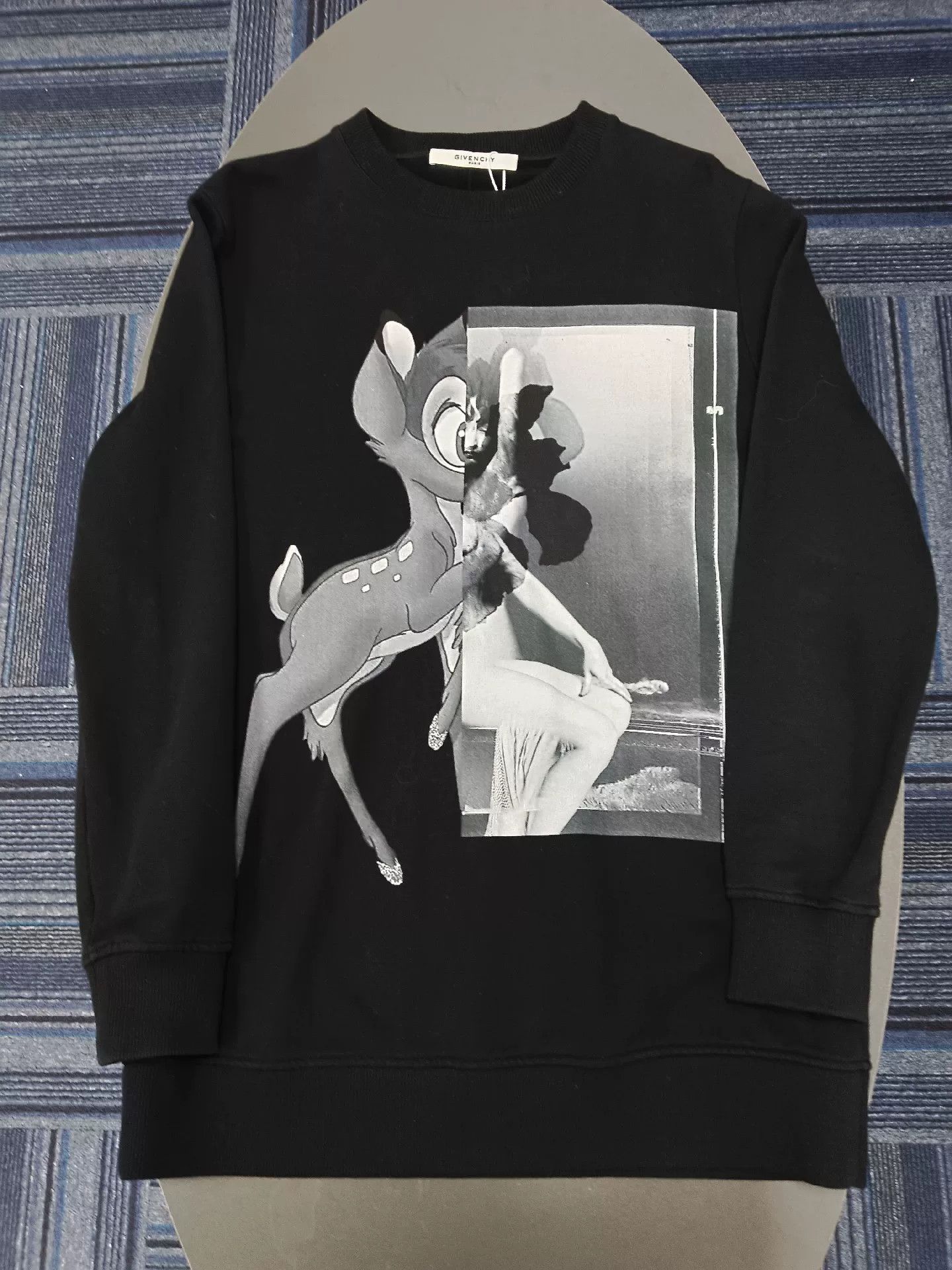 Givenchy givenchy black bambi print sweatshirt size small Size S / US 4 / IT 40 - 1 Thumbnail