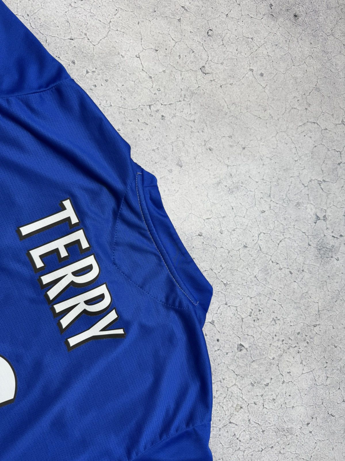 Umbro John Terry #26 Umbro Chelsea 2005/2006 Vintage Soccer Jersey Size US M / EU 48-50 / 2 - 14 Thumbnail