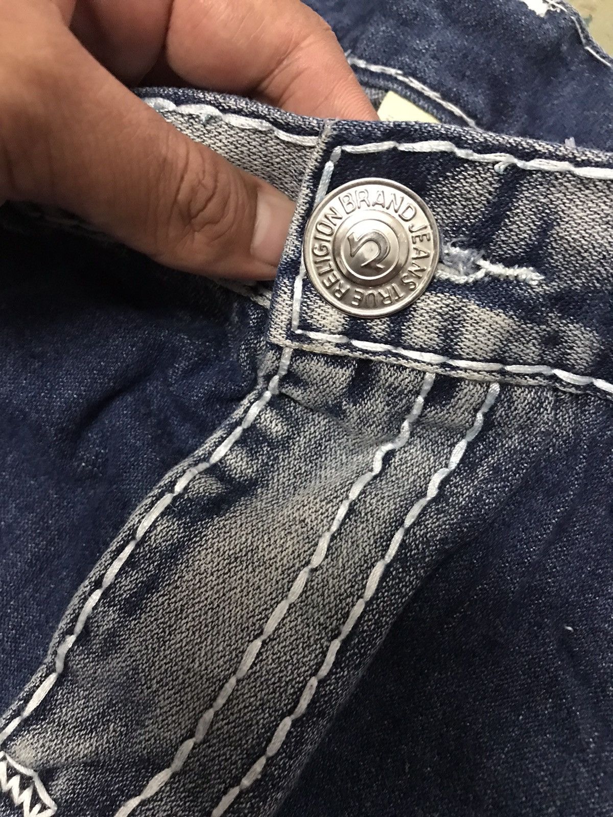 True Religion Vtg True Religion Joey Super T Distressed Short Baggy Jeans Size US 38 / EU 54 - 4 Thumbnail