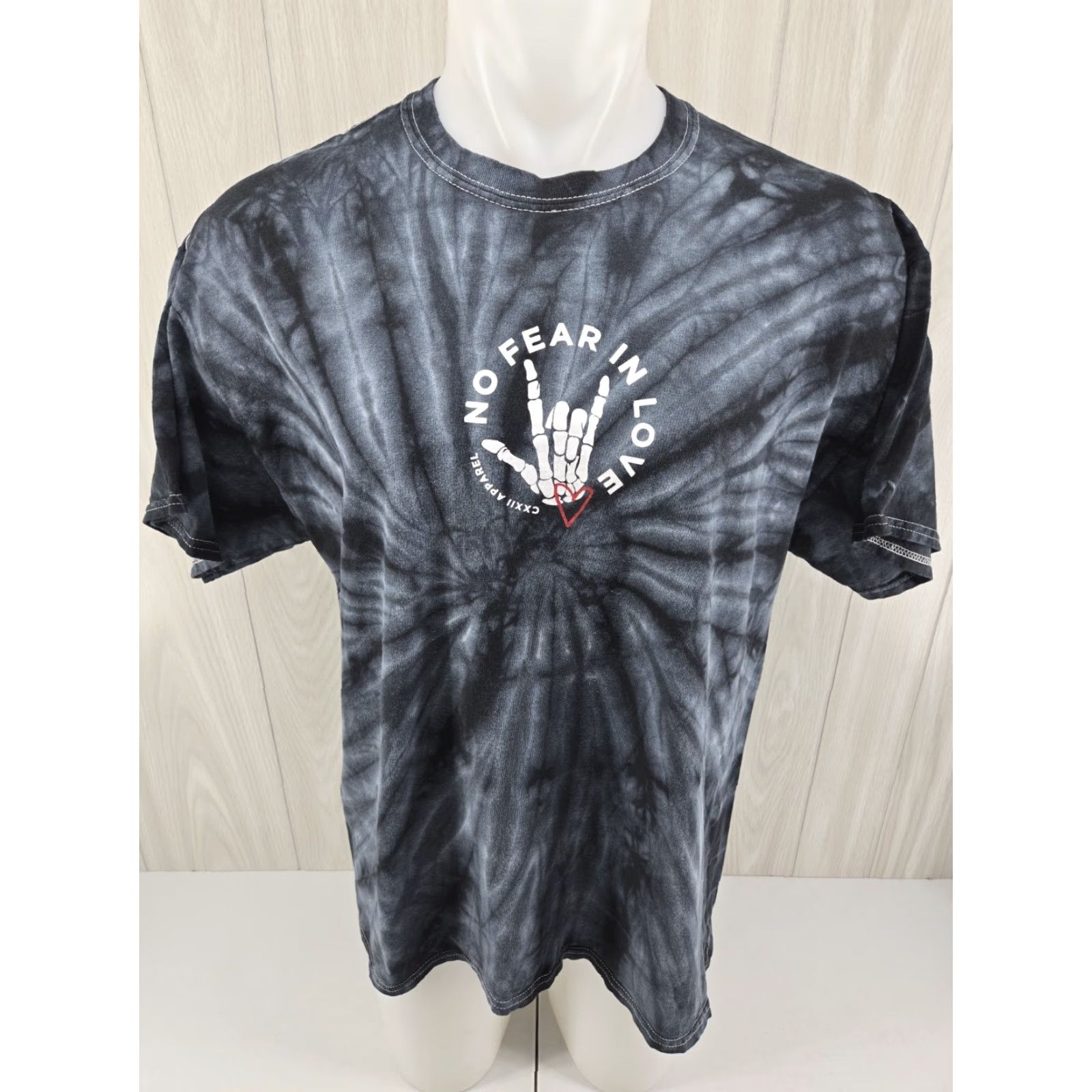 No Fear CXXII There Is No Fear in Love Perfect Love Drives Out Fear John 4:18 Tie Dye Shirt XL Multicolor Short Sleeve T-Shirt Adults Mens Size US XL / EU 56 / 4 - 3 Thumbnail