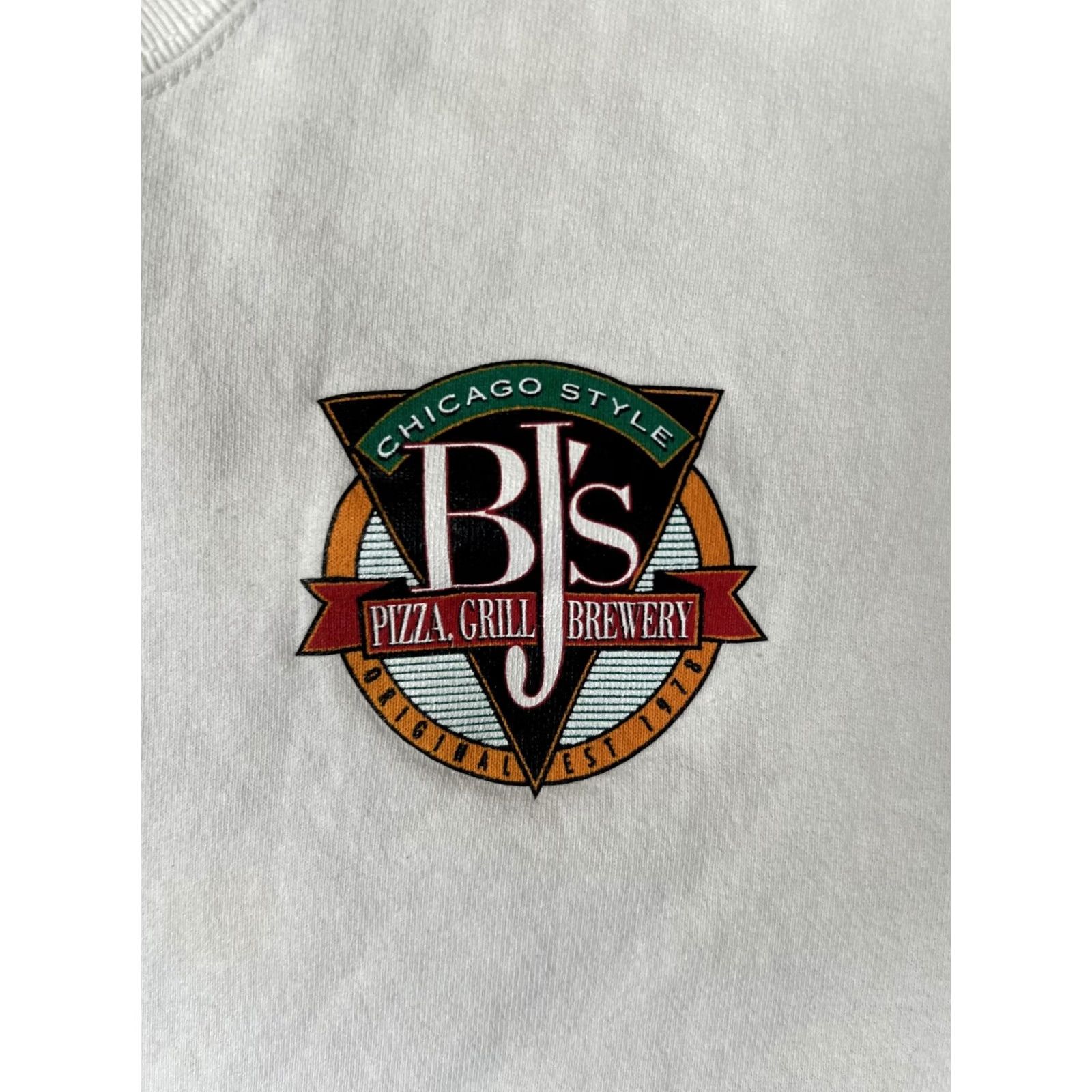 Fruit Of The Loom VINTAGE BJ's Pizza Grill Brewery Sweatshirt Mens XL White Fruit Of The Loom Heavyweight Preshrunk Crew Neck Long Sleeve Graphic Print Brewhouse Size US XL / EU 56 / 4 - 3 Thumbnail