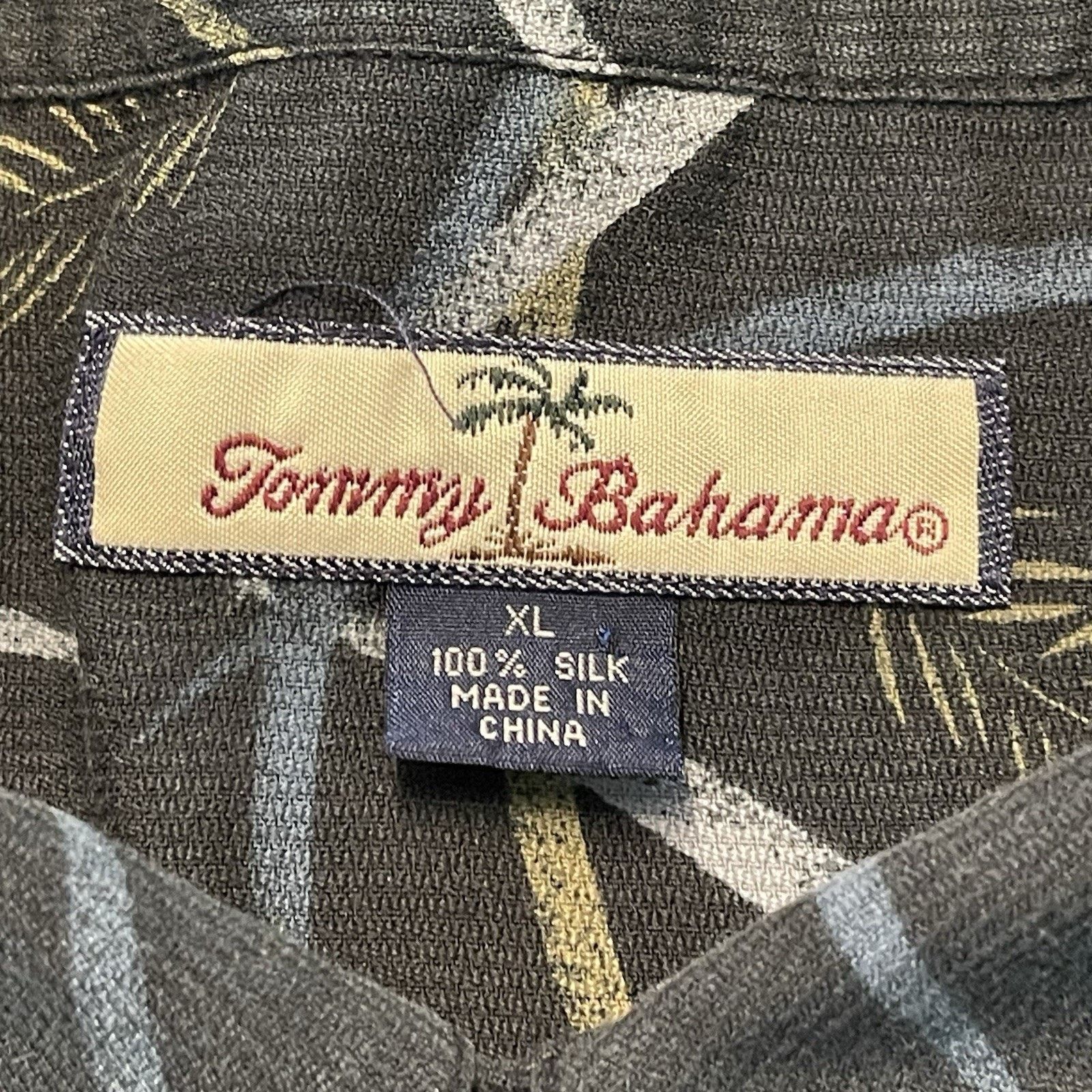 Tommy Bahama Tommy Bahama Men’s XL Black Hawaiian Floral Shirt Vtg Style Size US XL / EU 56 / 4 - 5 Thumbnail