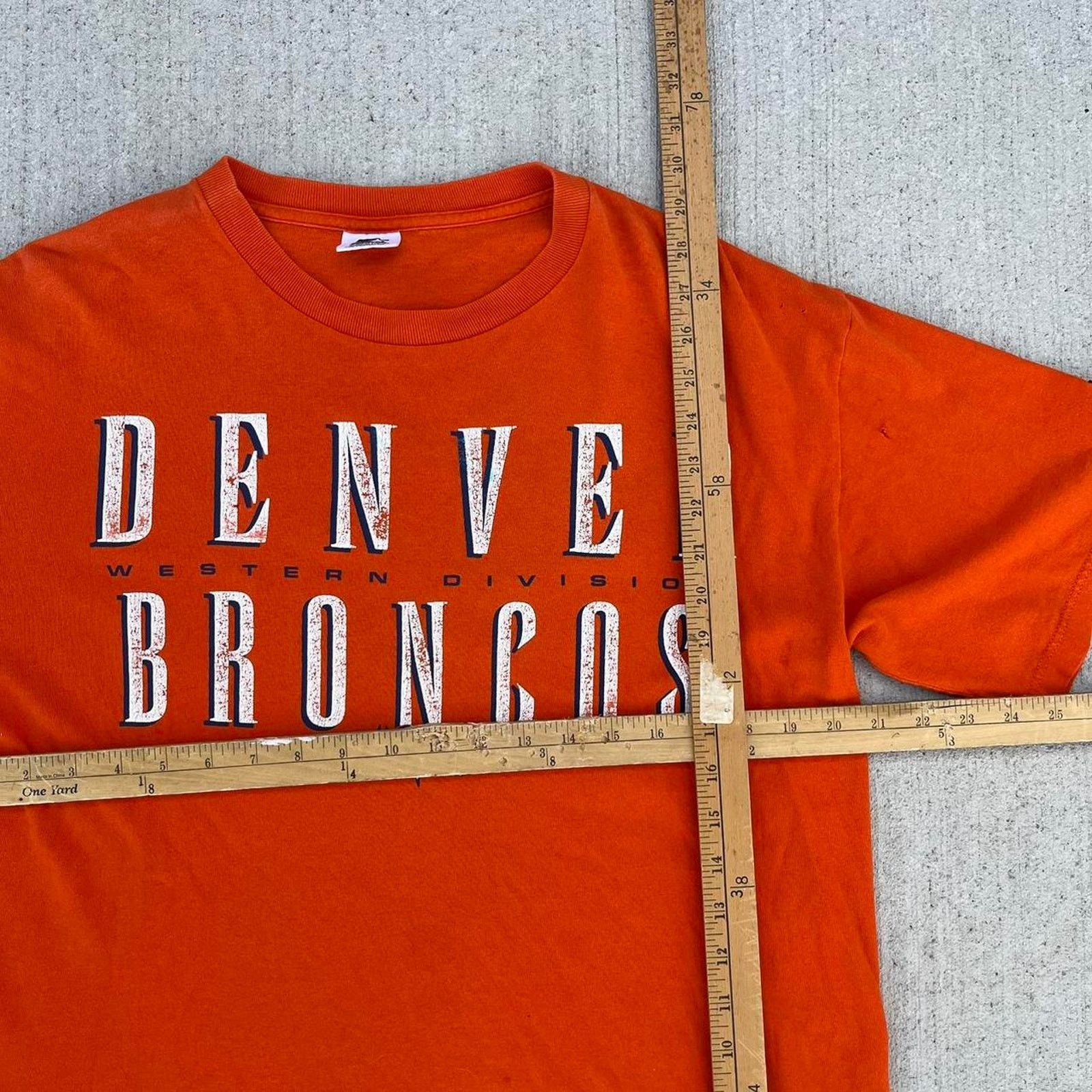 NFL Vintage nfl broncos tshirt Size US M / EU 48-50 / 2 - 6 Thumbnail