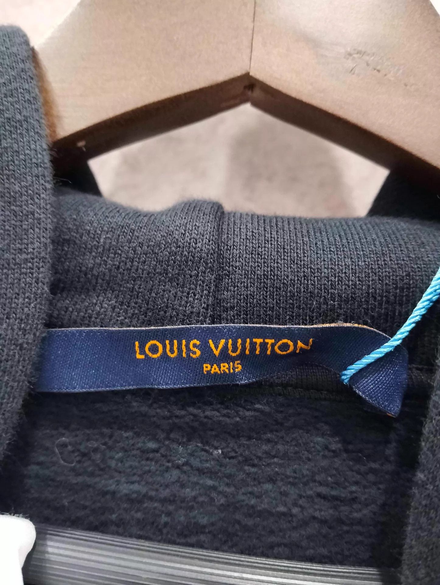 Louis Vuitton LV Black Logo Letter Hoodie L Size US L / EU 52-54 / 3 - 3 Thumbnail