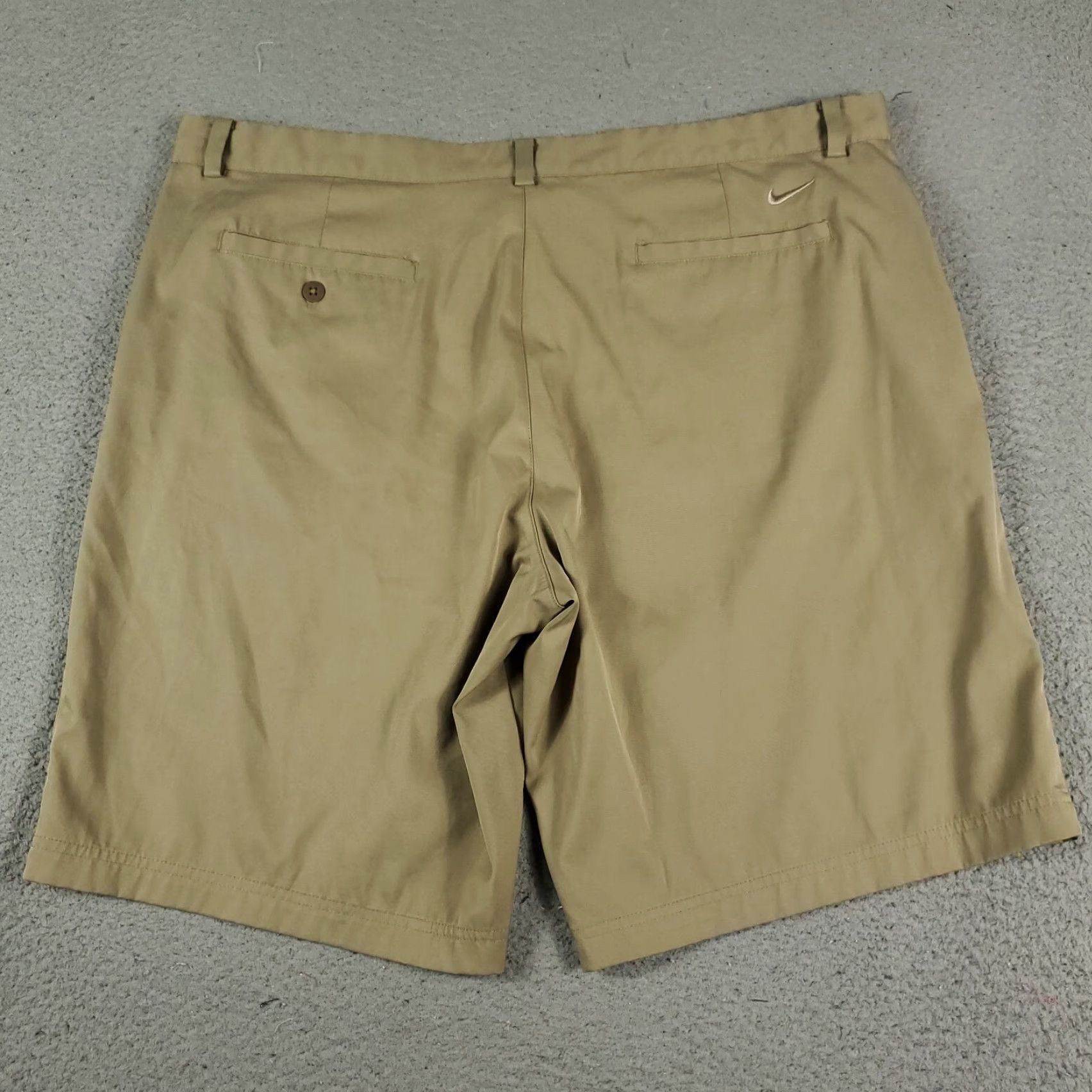 Nike Nike Shorts Mens Size 40 Beige Golf Dri Fit Casual Flat Front Chino Size US 40 / EU 56 - 7 Thumbnail