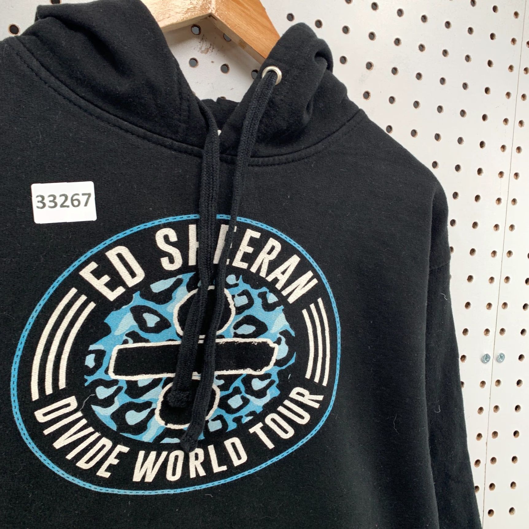 Vintage VINTAGE Independent Trading Company Hoodie Mens M Ed Sheeran Divide World Tour Pocket Music 22x25 Black Size US M / EU 48-50 / 2 - 6 Thumbnail