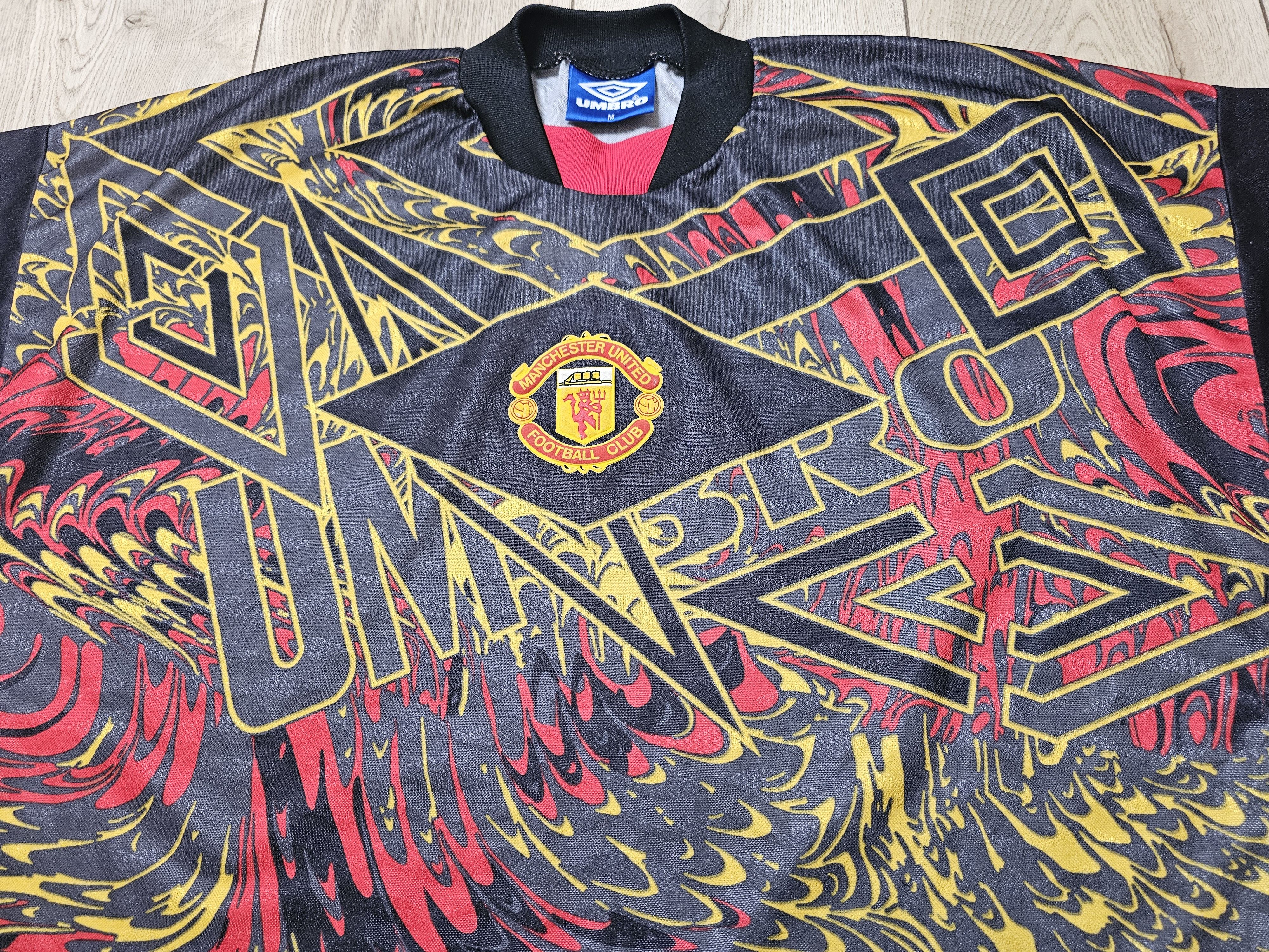 All Sport MANCHESTER UNITED 1992 1994 VINTAGE FOOTBALL SOCCER JERSEY Size US M / EU 48-50 / 2 - 3 Thumbnail