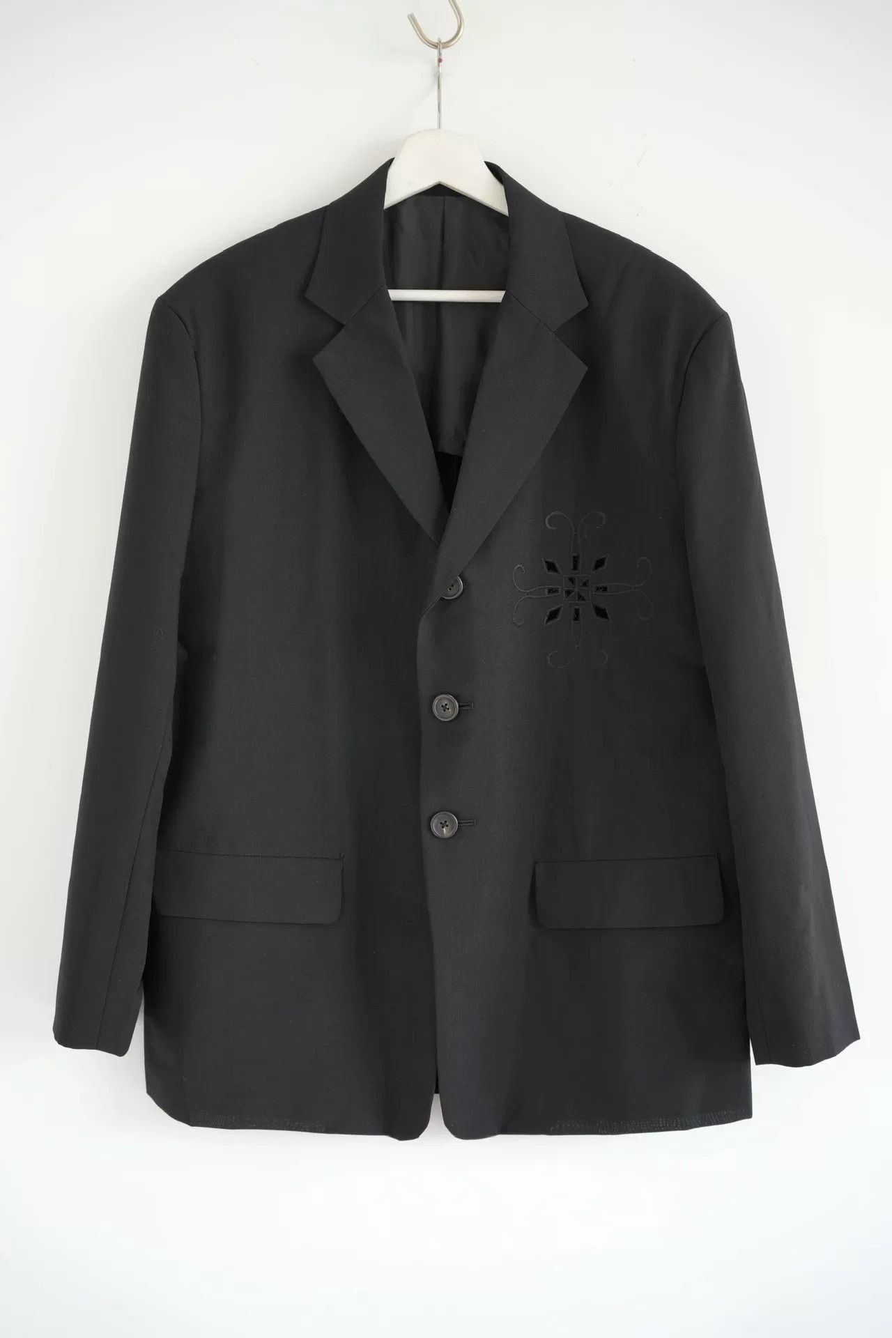 Yohji Yamamoto Yohji Yamamoto Black Blazer with Floral Detail Size US S / EU 44-46 / 1 - 1 Thumbnail