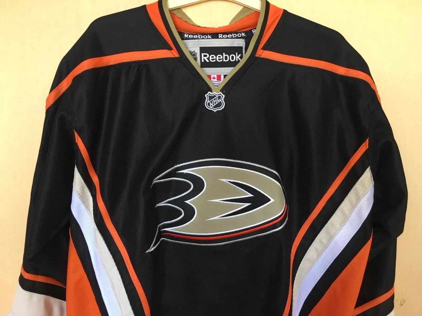 Reebok VINTAGE ANAHEIM DUCKS CCM COREY PERRY NHL ICE HOCKEY SHIRT Size US L / EU 52-54 / 3 - 8 Thumbnail