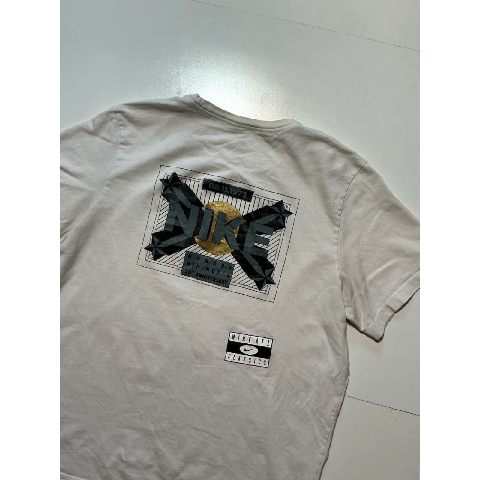 Nike VINTAGE Nike Sportswear Honors Hip Hop 50th Anniversary Graphic White T-Shirt XL Men Size US XL / EU 56 / 4 - 6 Thumbnail