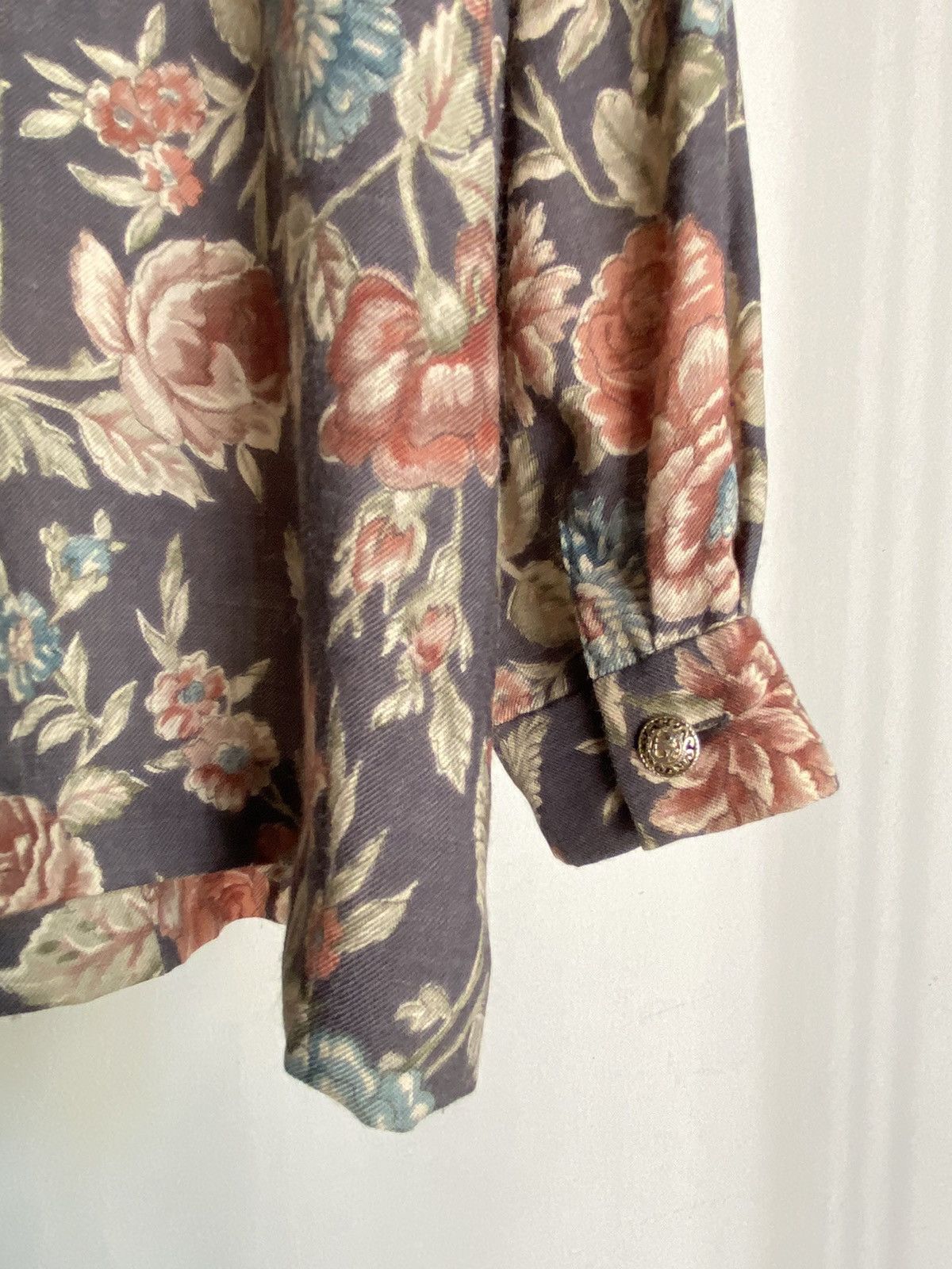 Burberry Burberrys Vintage Floral Button-Up Blouse in Charcoal Size XL / US 12-14 / IT 48-50 - 15 Thumbnail