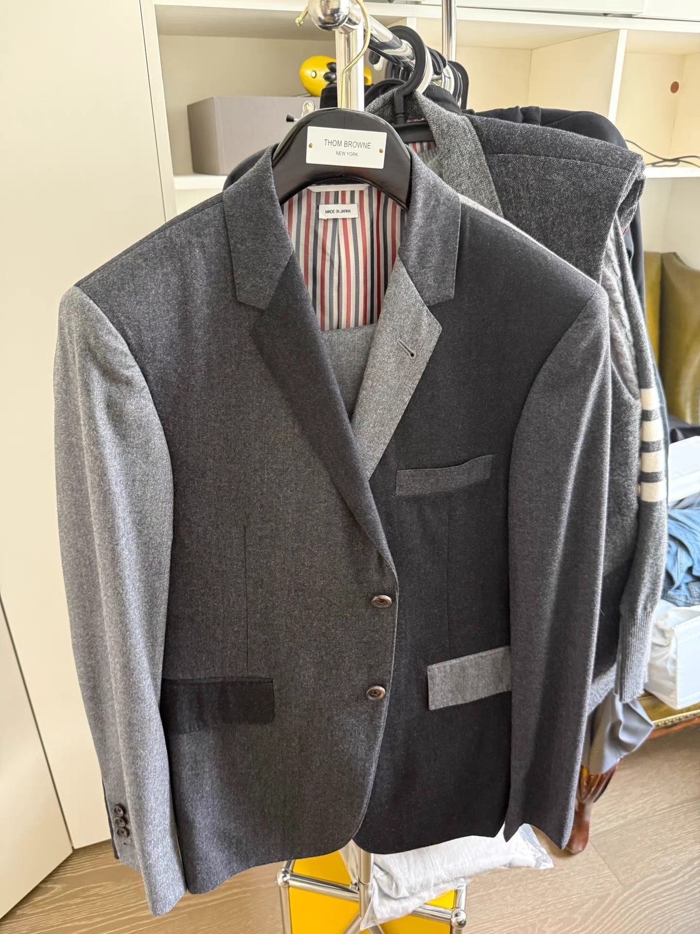 Thom Browne Gray Two-Tone Blazer with Striped Lining Size US L / EU 52-54 / 3 - 1 Thumbnail